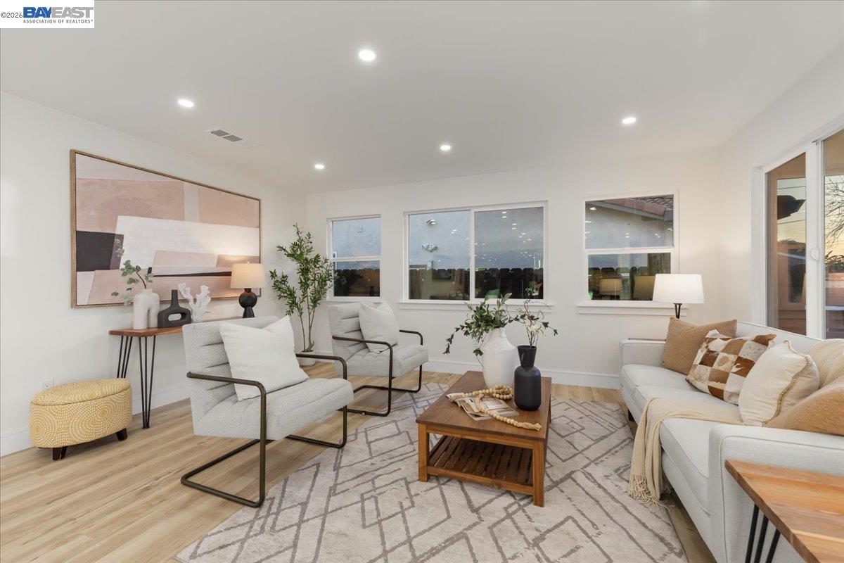 Detail Gallery Image 10 of 44 For 6332 Rockrose Dr, Newark,  CA 94560 - 3 Beds | 2 Baths