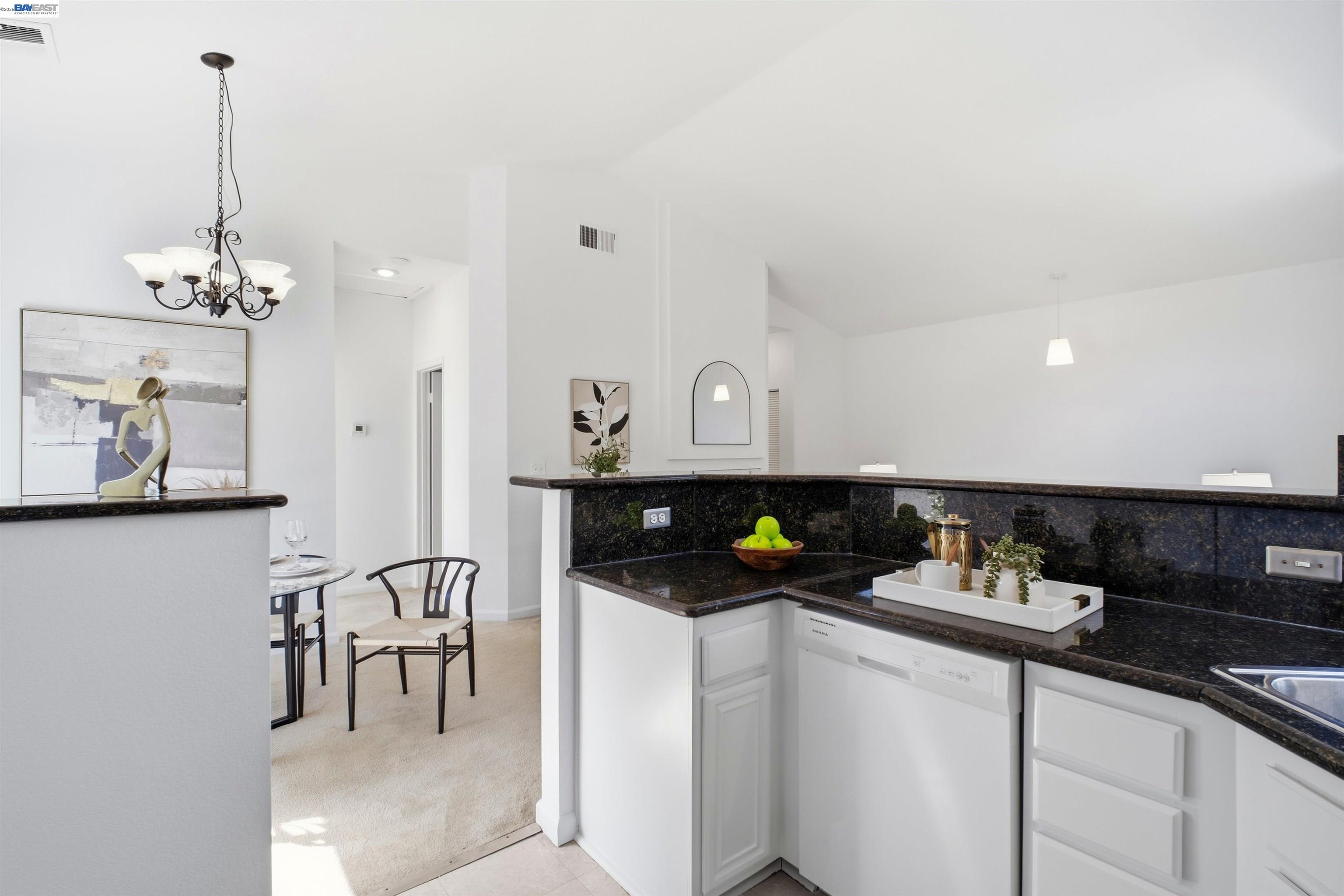 Photo #7: 41126191 Listing: Photo #7