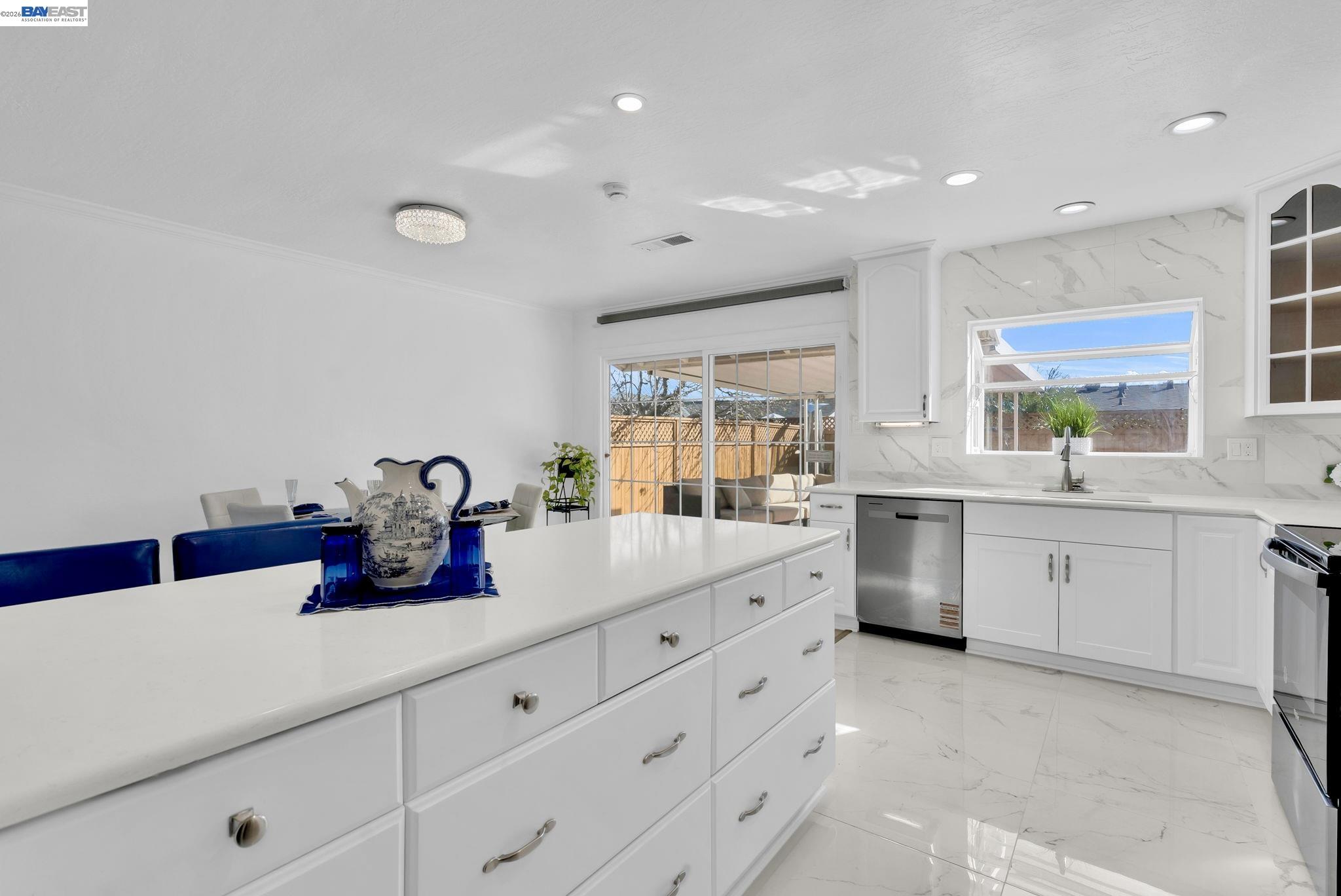 Detail Gallery Image 14 of 43 For 1532 Kooser Rd, San Jose,  CA 95118 - 4 Beds | 3 Baths