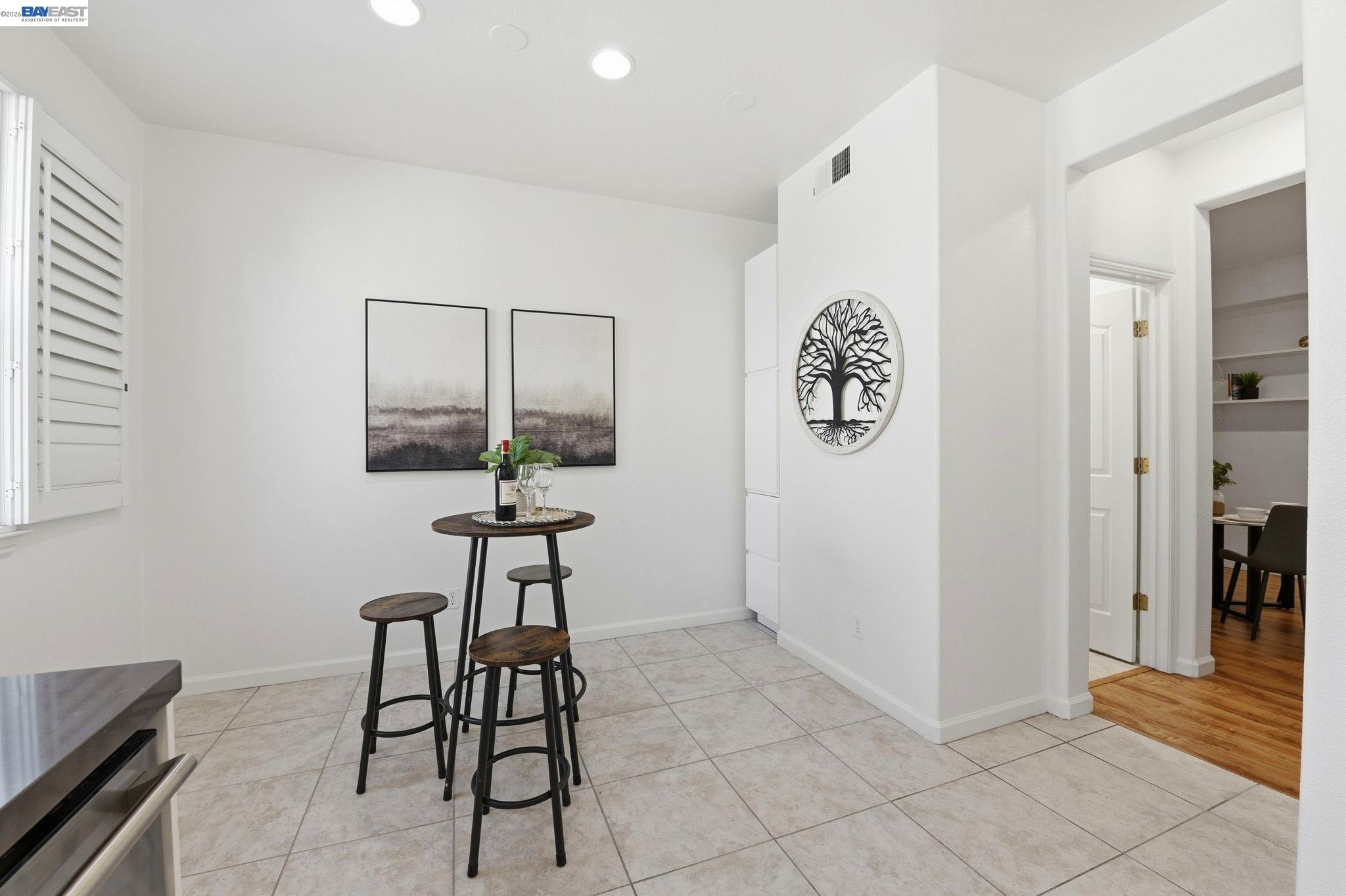 Photo #8: 41126195 Listing: Photo #8