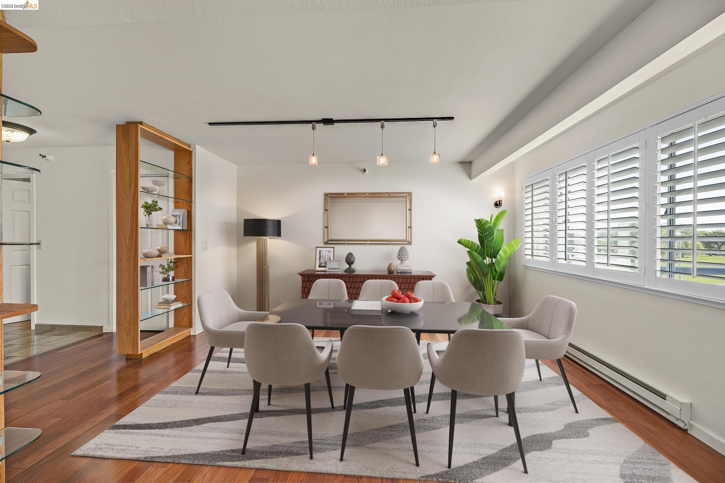 Photo #2: 41126199 Listing: Photo #2