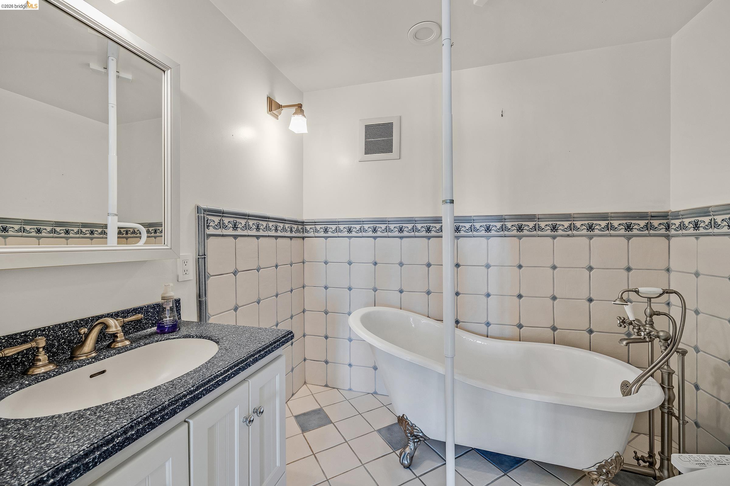 Photo #22: 41126199 Listing: Photo #22