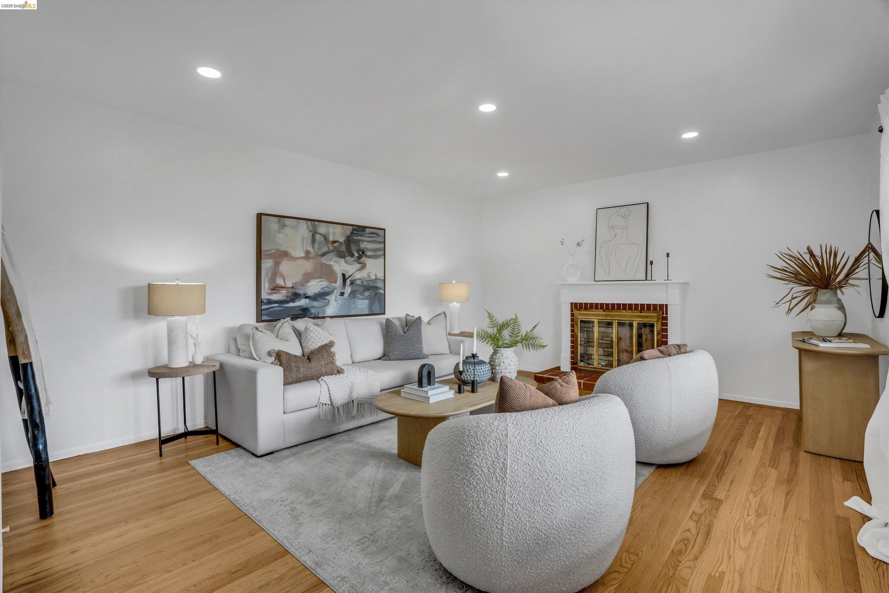 Front Image Thumbnail for EB41126200