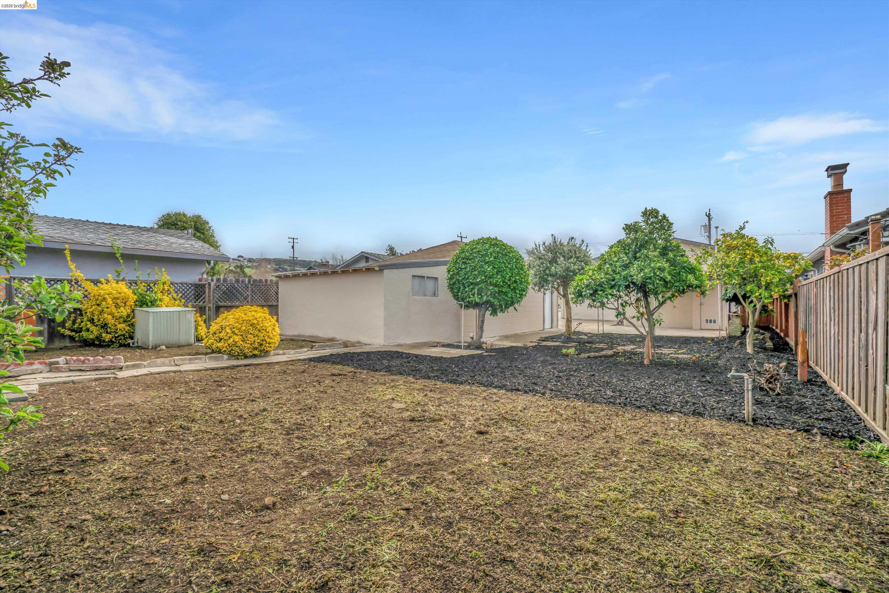 Detail Gallery Image 16 of 18 For 824 Maud Ave, San Leandro,  CA 94577 - 3 Beds | 2 Baths