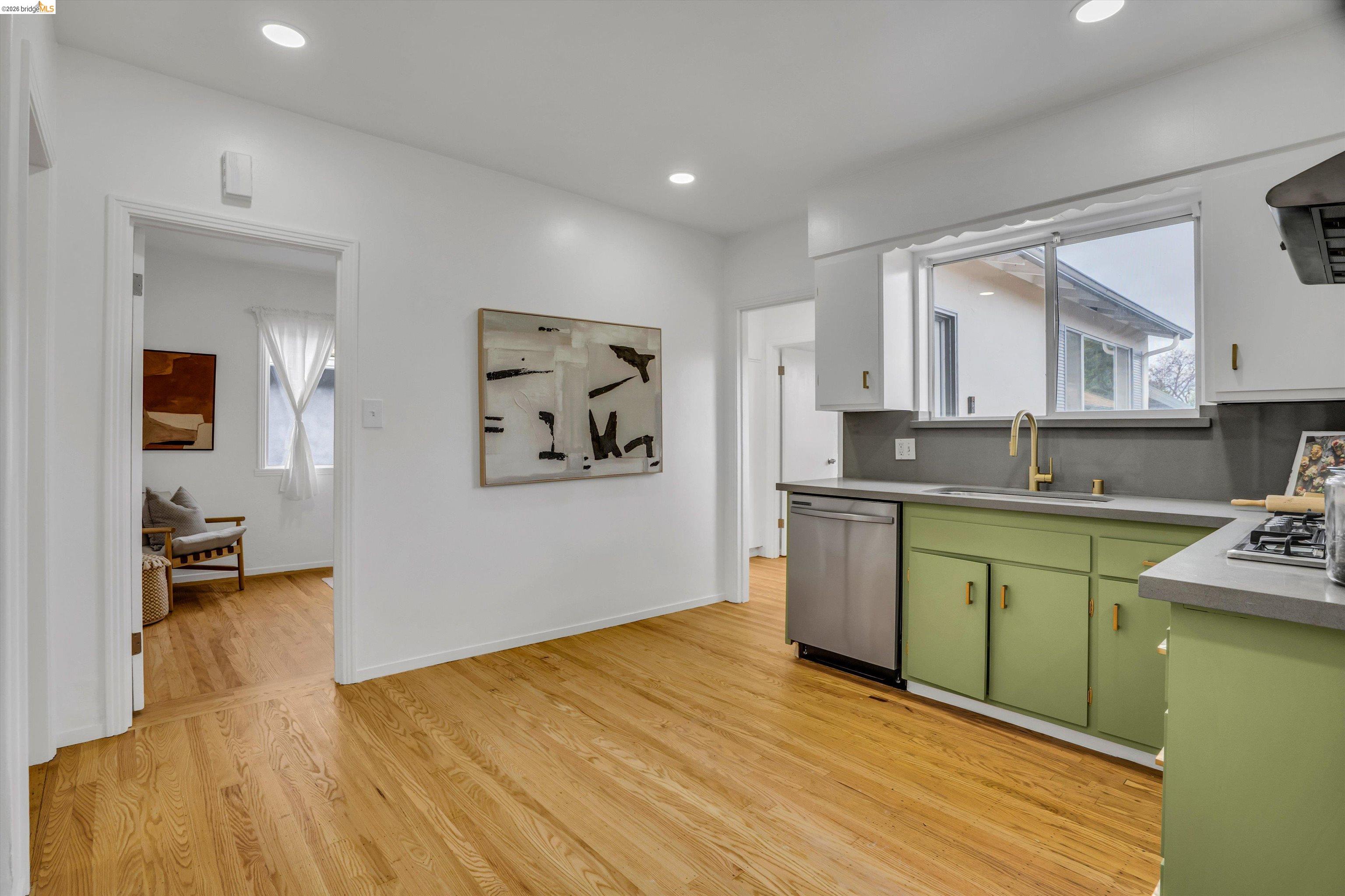 Detail Gallery Image 18 of 18 For 824 Maud Ave, San Leandro,  CA 94577 - 3 Beds | 2 Baths