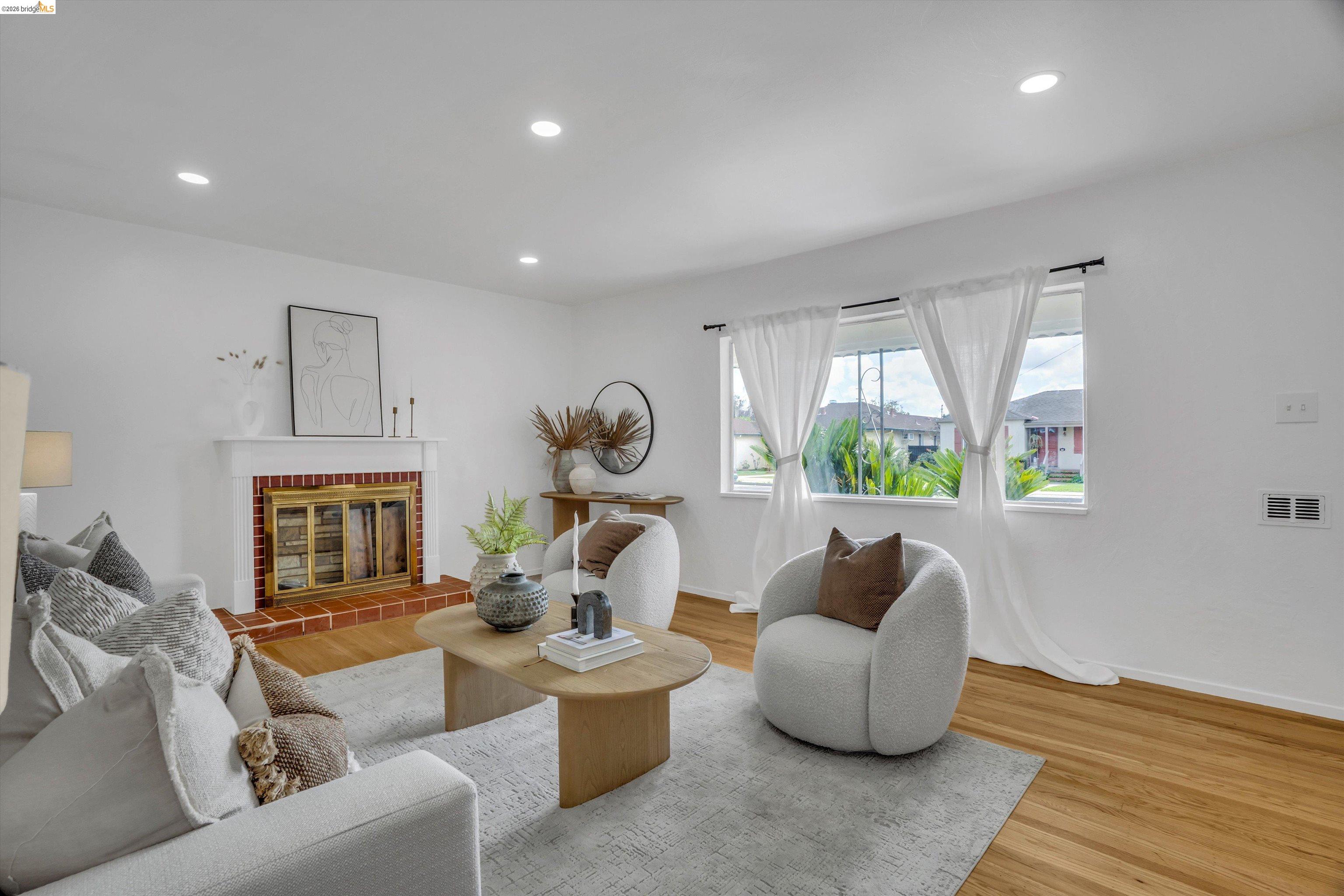 Detail Gallery Image 3 of 18 For 824 Maud Ave, San Leandro,  CA 94577 - 3 Beds | 2 Baths