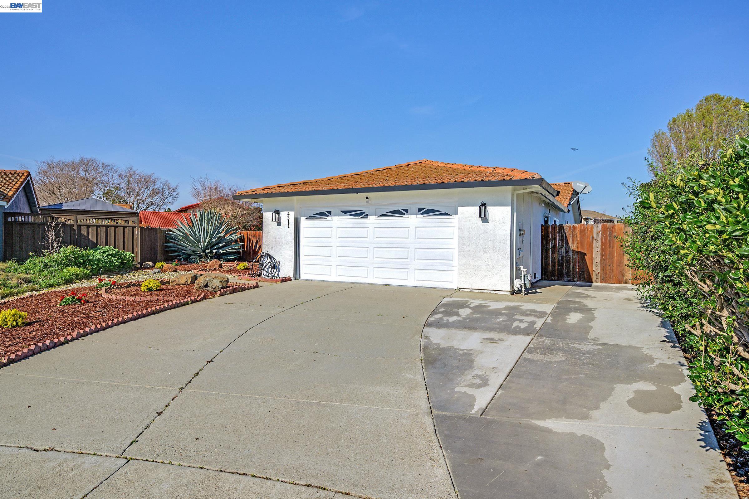 Detail Gallery Image 2 of 34 For 4311 Blondwood Ct, Union City,  CA 94587 - 3 Beds | 2 Baths
