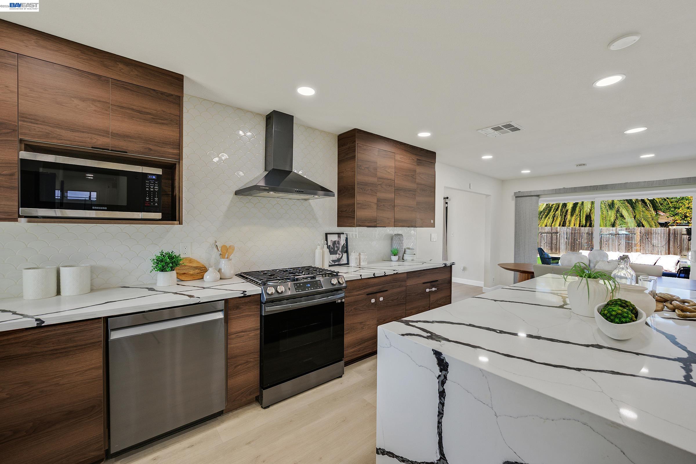 Detail Gallery Image 11 of 34 For 4311 Blondwood Ct, Union City,  CA 94587 - 3 Beds | 2 Baths