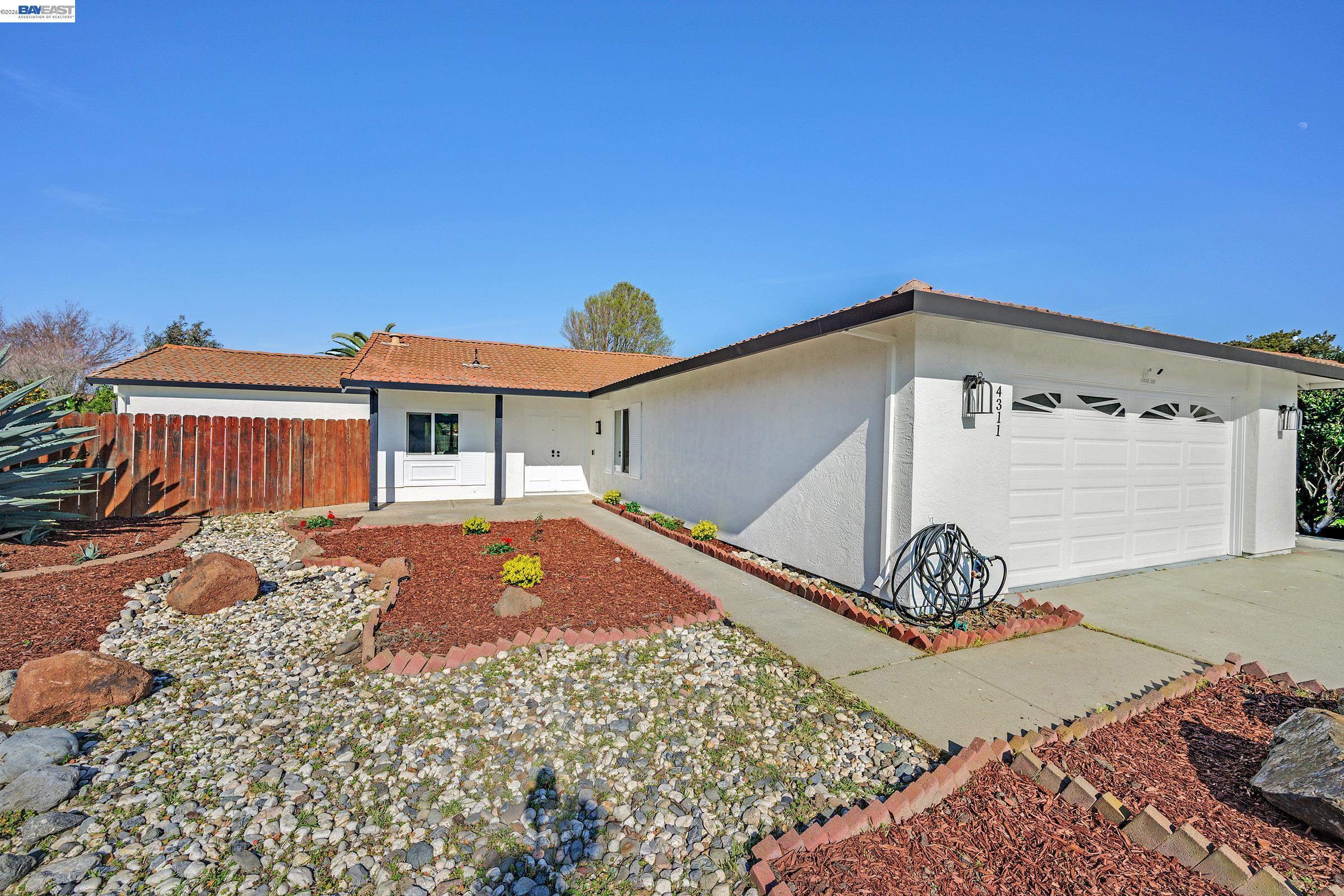 Detail Gallery Image 3 of 34 For 4311 Blondwood Ct, Union City,  CA 94587 - 3 Beds | 2 Baths