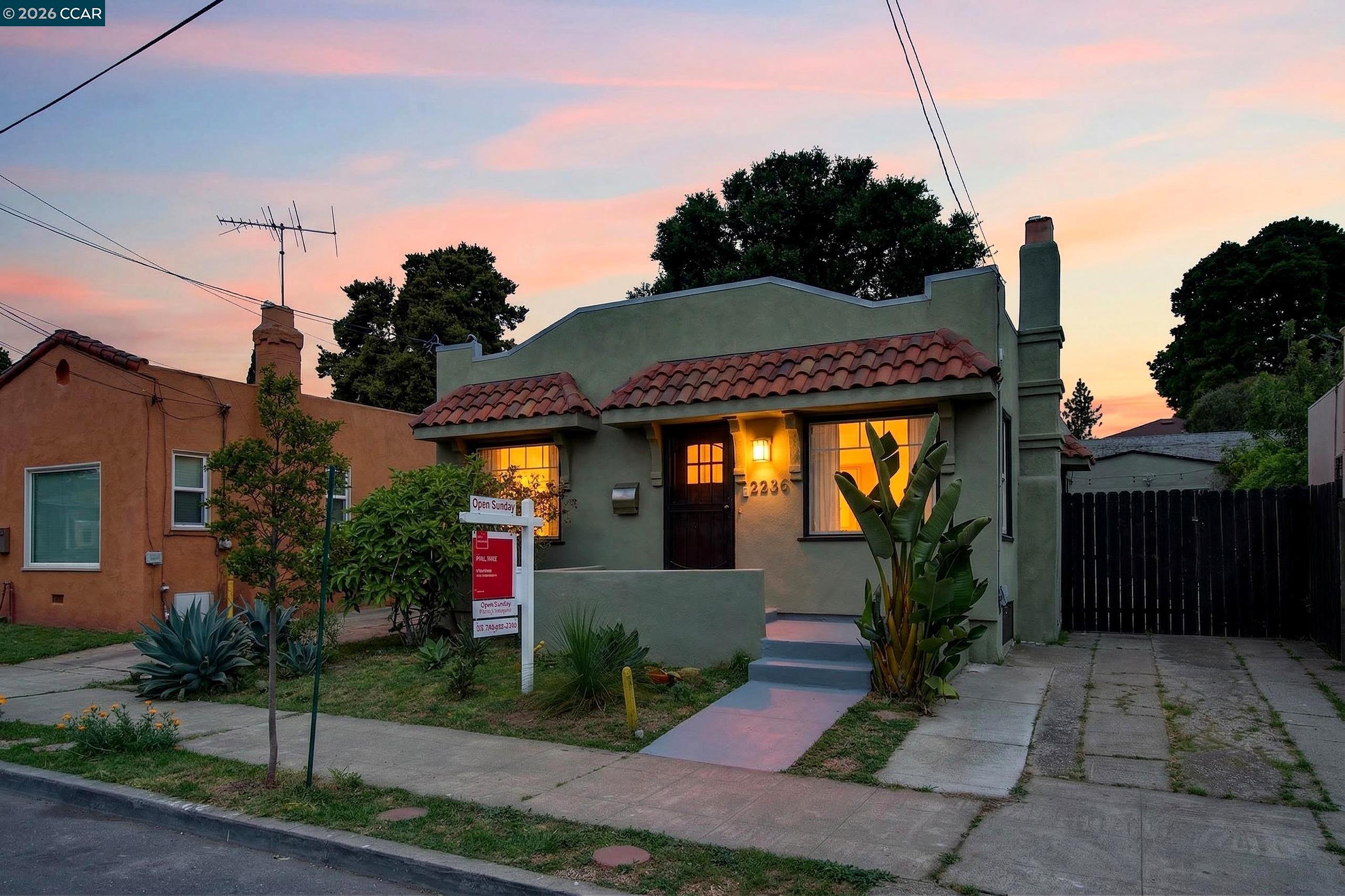 Front Image Thumbnail for CC41126204