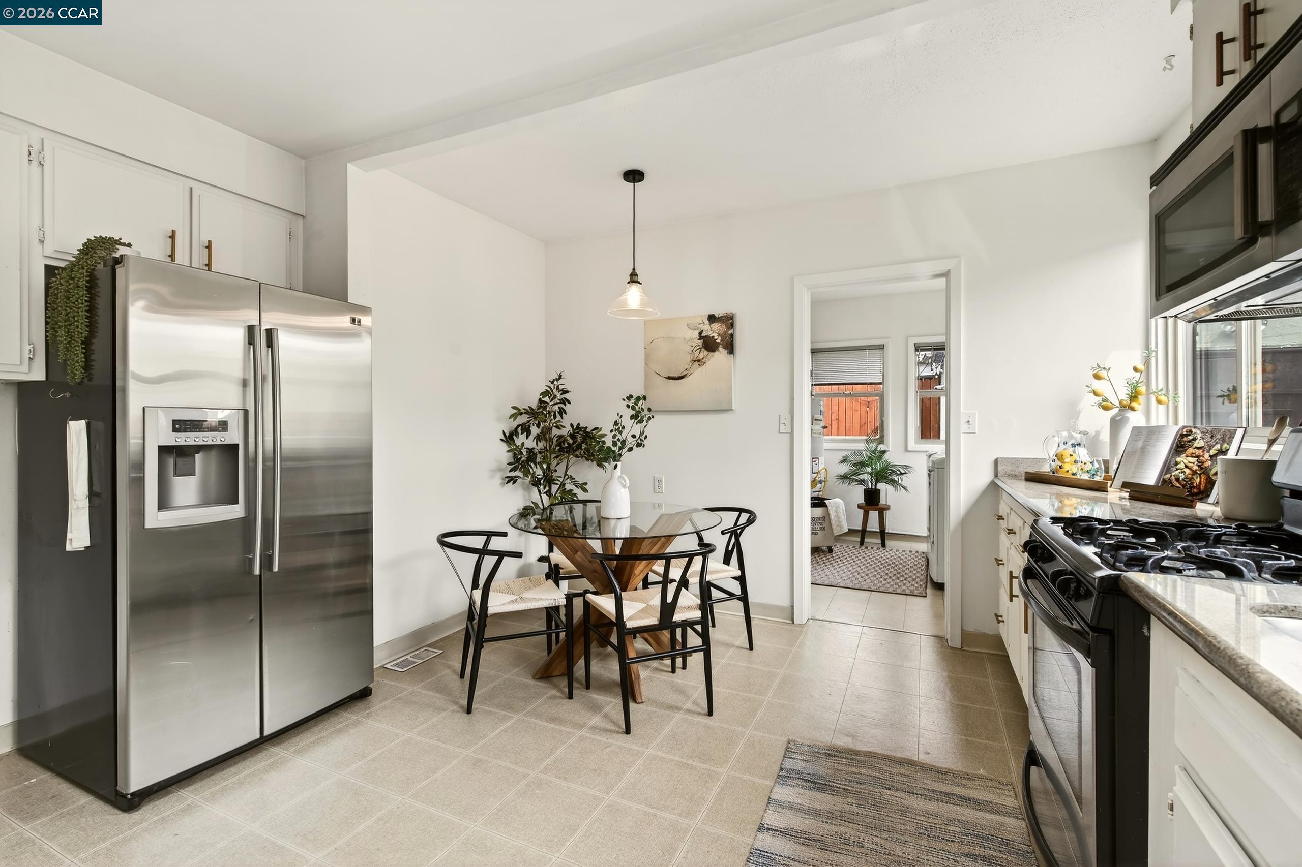 Detail Gallery Image 18 of 60 For 3236 Bona St, Oakland,  CA 94601 - 2 Beds | 1 Baths