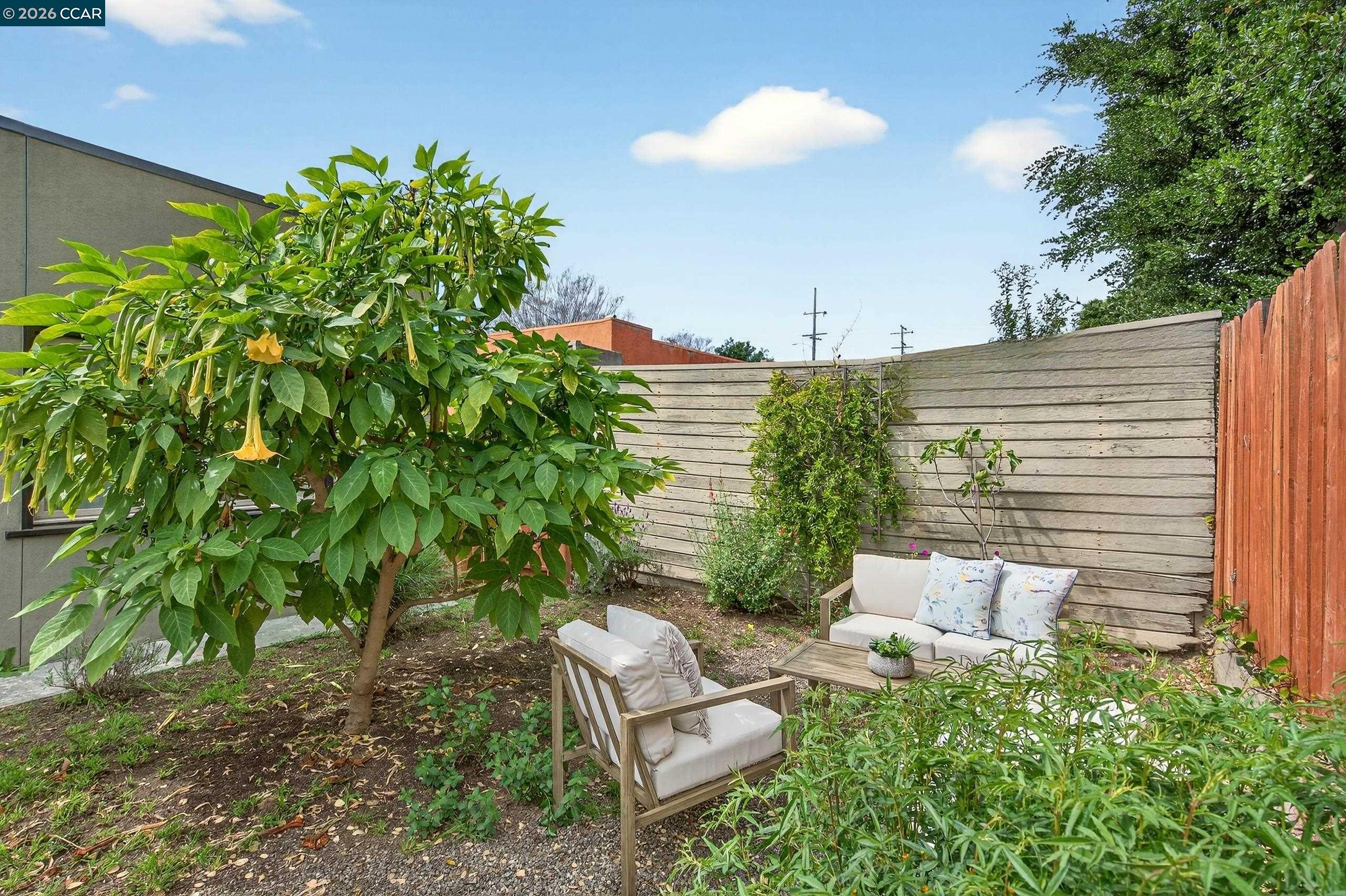 Detail Gallery Image 48 of 60 For 3236 Bona St, Oakland,  CA 94601 - 2 Beds | 1 Baths