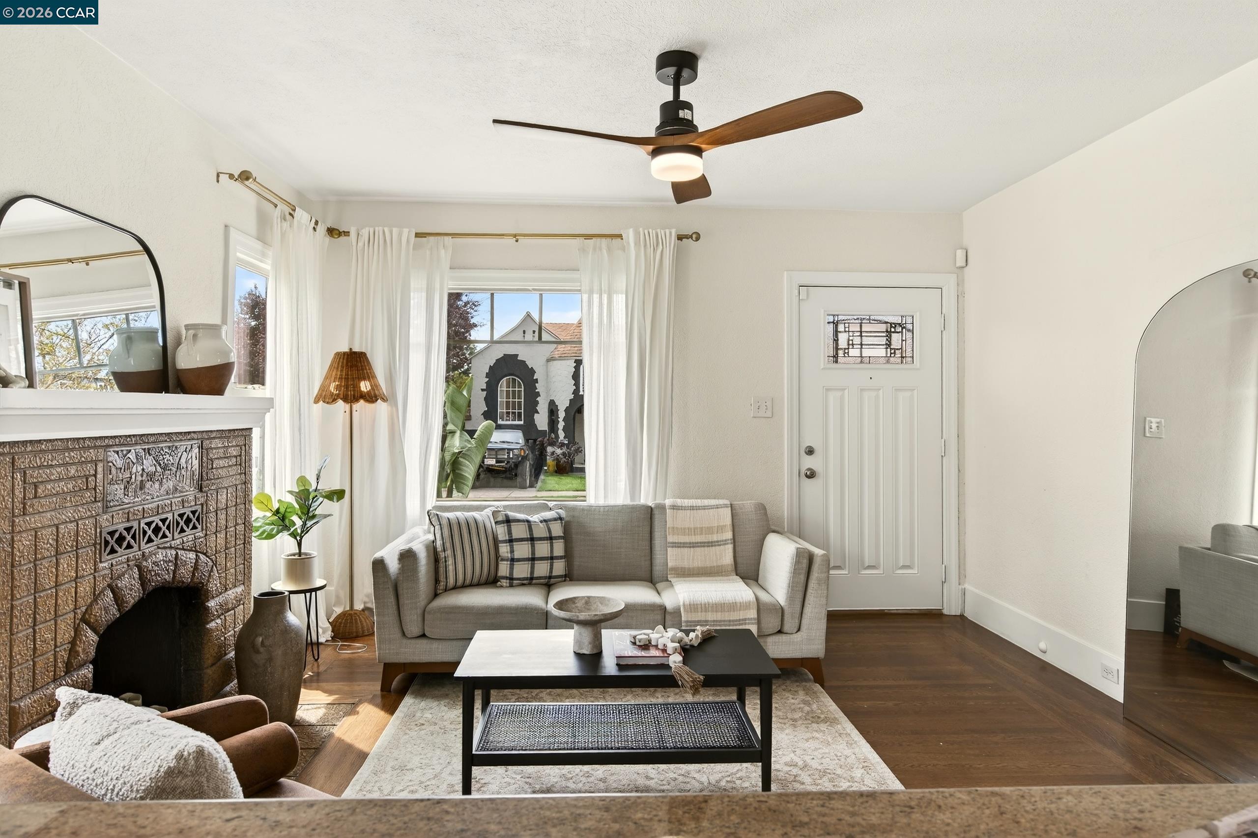 Detail Gallery Image 9 of 60 For 3236 Bona St, Oakland,  CA 94601 - 2 Beds | 1 Baths