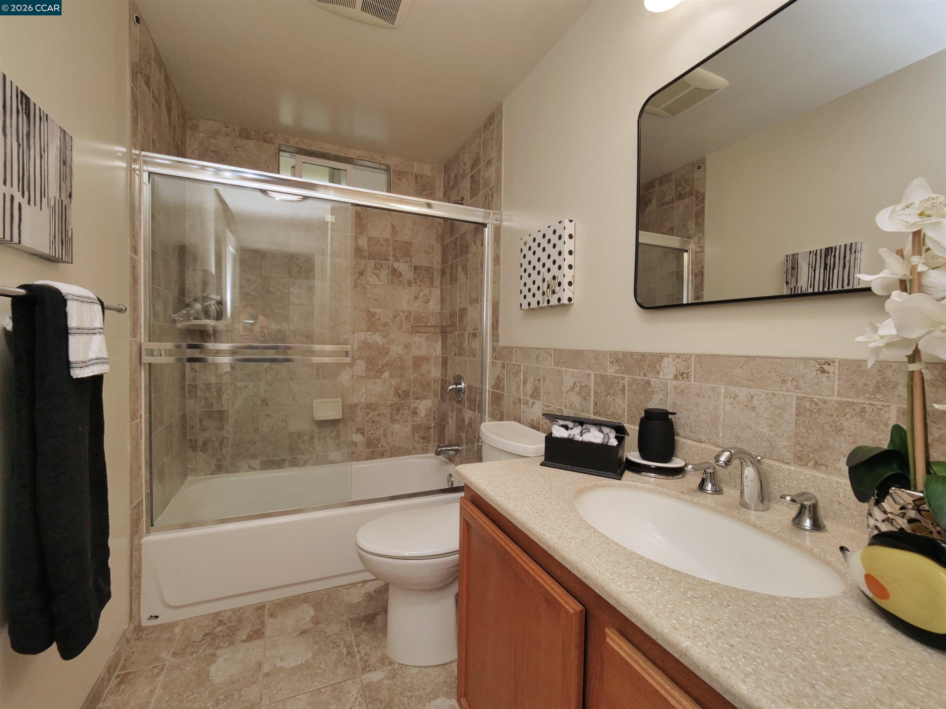 Detail Gallery Image 27 of 60 For 995 Virginia Street, Berkeley,  CA 94710-1850 - – Beds | – Baths