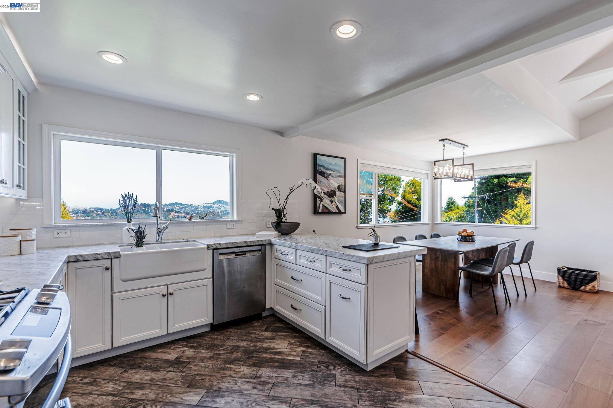 Detail Gallery Image 9 of 45 For 208 Princeton Ave, Mill Valley,  CA 94941 - 3 Beds | 3 Baths