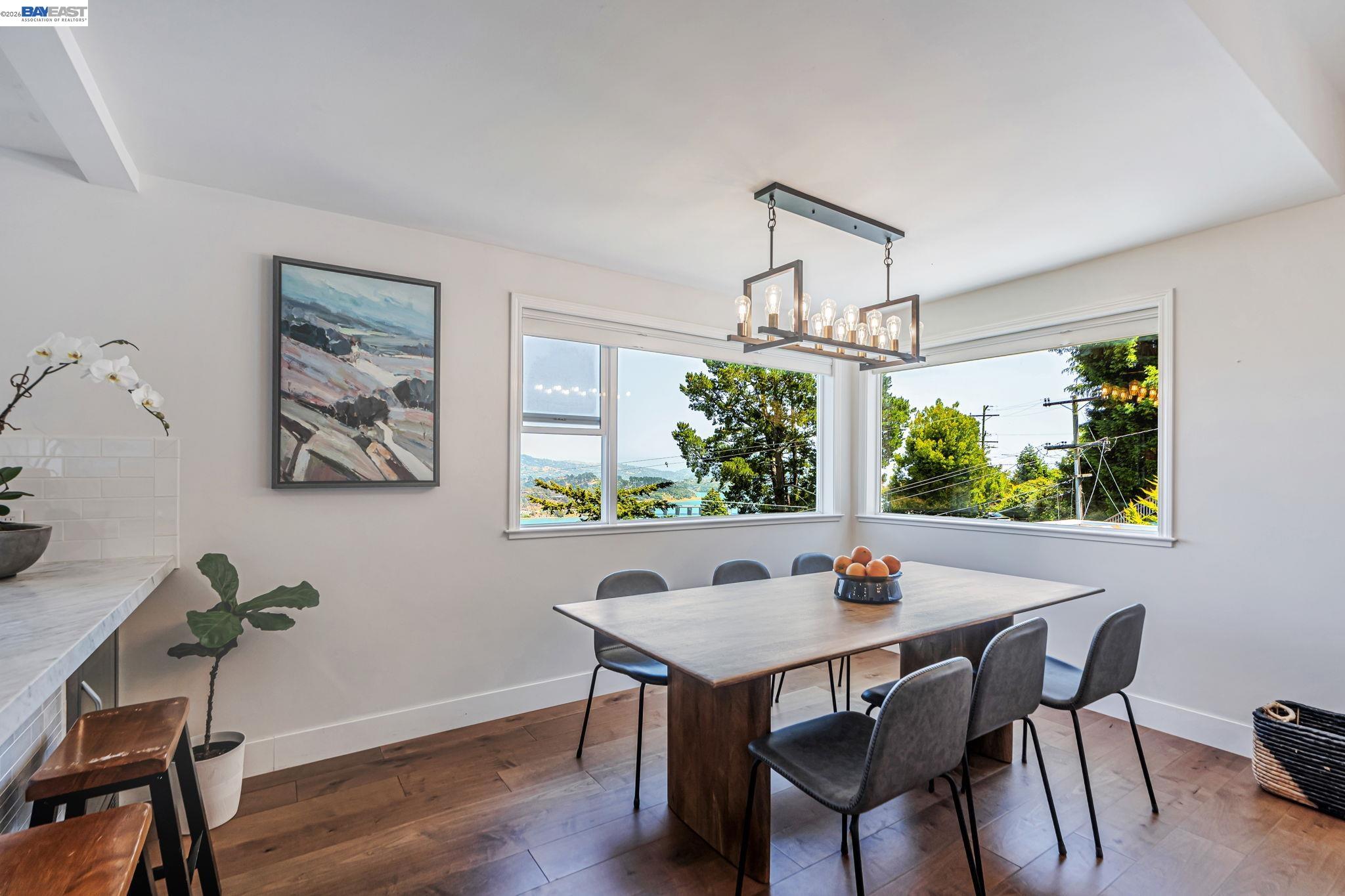 Detail Gallery Image 13 of 45 For 208 Princeton Ave, Mill Valley,  CA 94941 - 3 Beds | 3 Baths