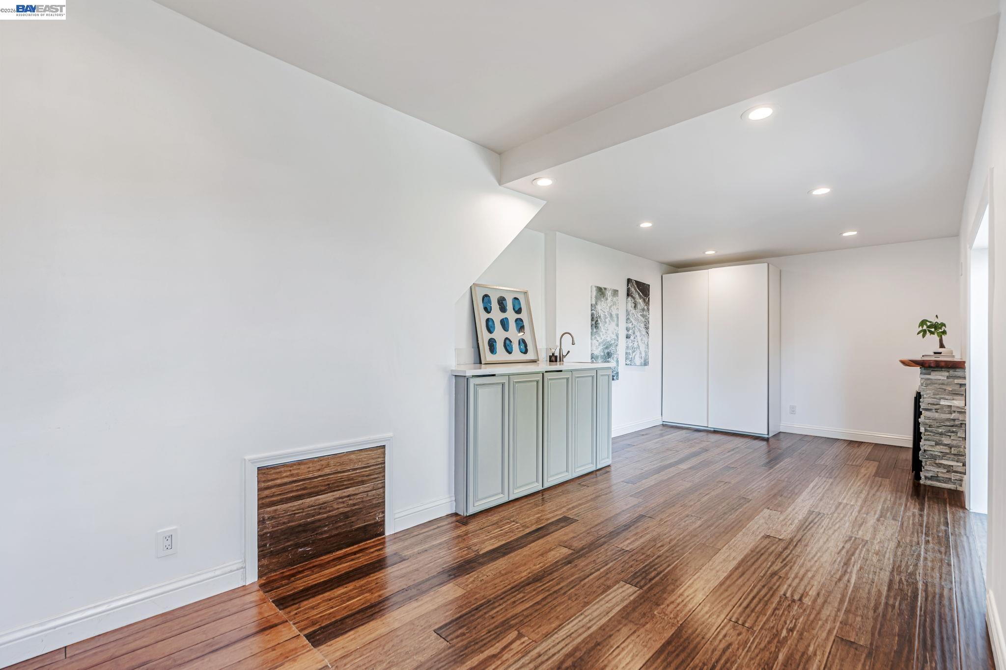 Detail Gallery Image 29 of 45 For 208 Princeton Ave, Mill Valley,  CA 94941 - 3 Beds | 3 Baths