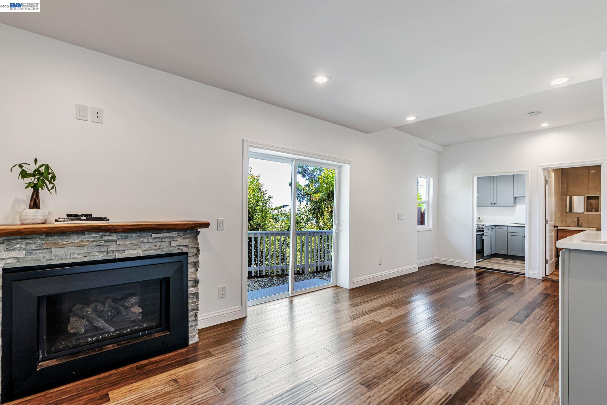 Detail Gallery Image 30 of 45 For 208 Princeton Ave, Mill Valley,  CA 94941 - 3 Beds | 3 Baths