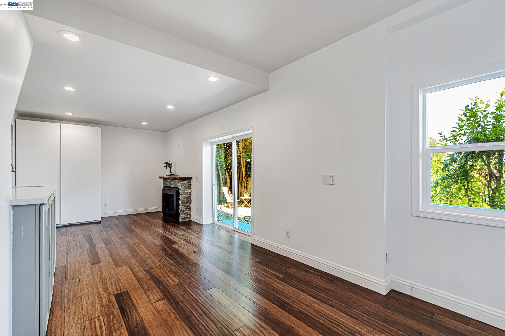 Detail Gallery Image 31 of 45 For 208 Princeton Ave, Mill Valley,  CA 94941 - 3 Beds | 3 Baths