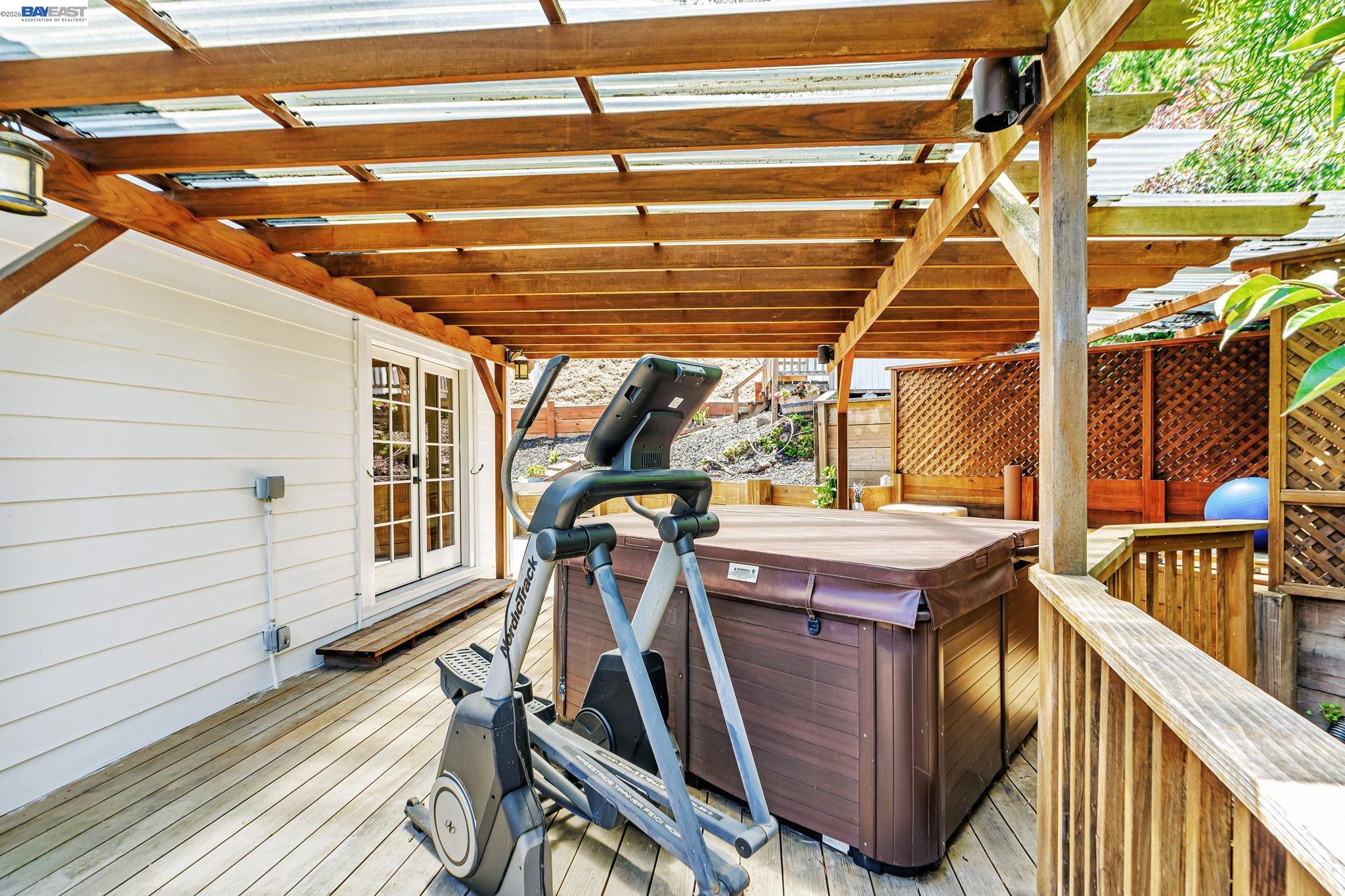 Detail Gallery Image 38 of 45 For 208 Princeton Ave, Mill Valley,  CA 94941 - 3 Beds | 3 Baths