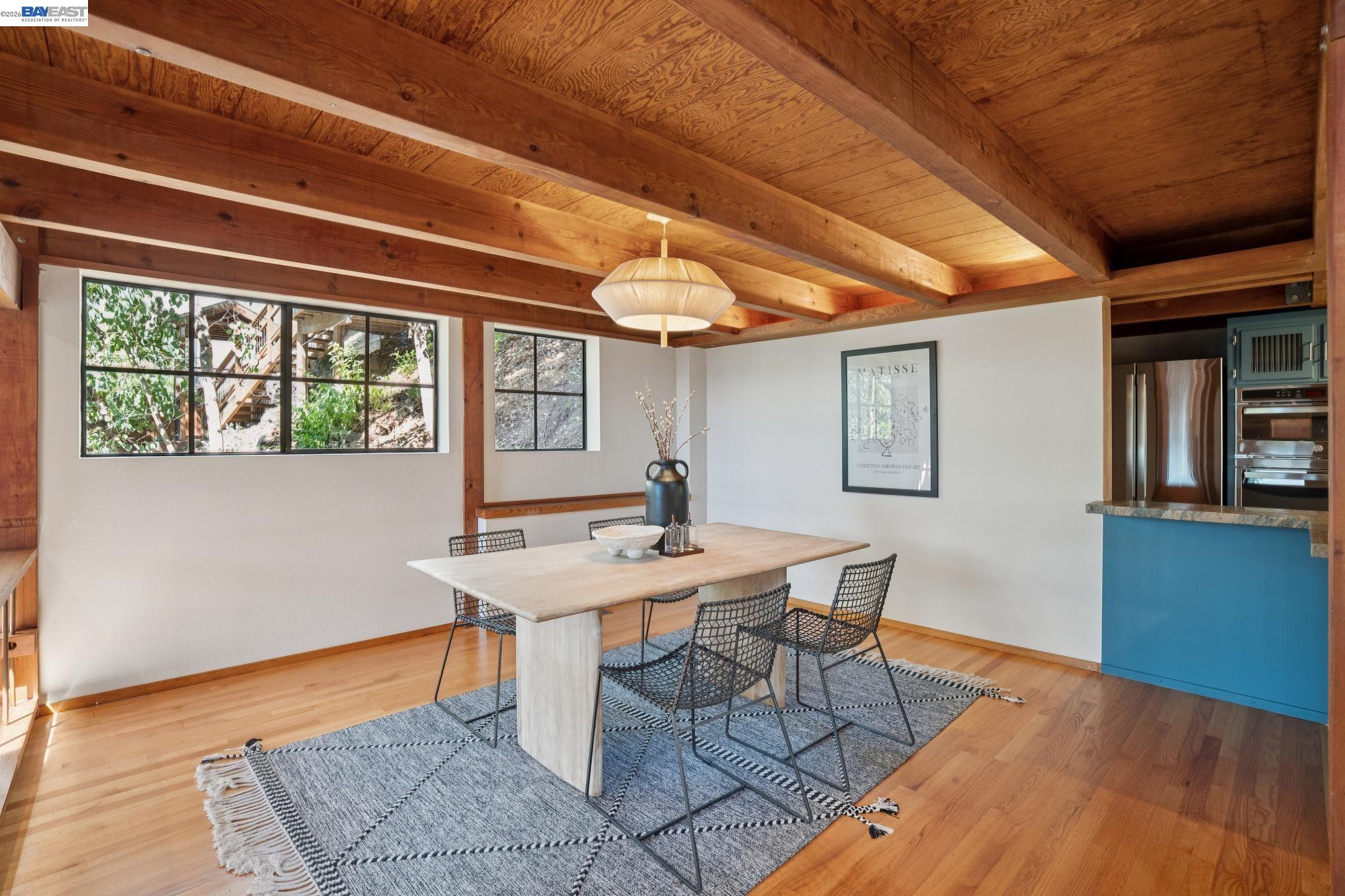 Detail Gallery Image 14 of 47 For 2686 Shasta Rd, Berkeley,  CA 94708 - 3 Beds | 2/1 Baths