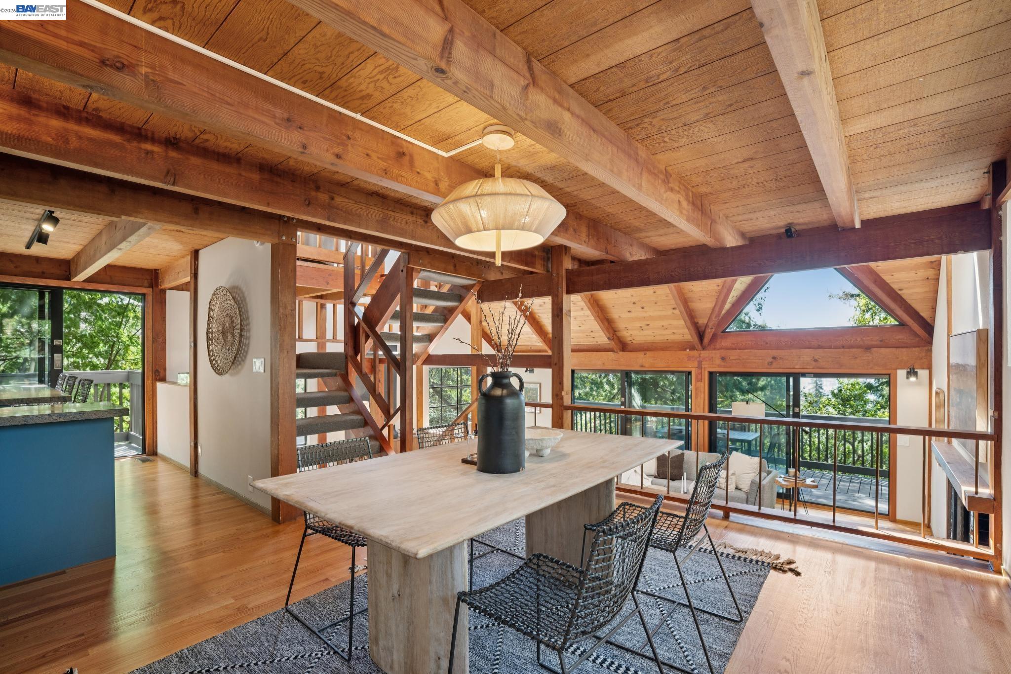 Detail Gallery Image 15 of 47 For 2686 Shasta Rd, Berkeley,  CA 94708 - 3 Beds | 2/1 Baths