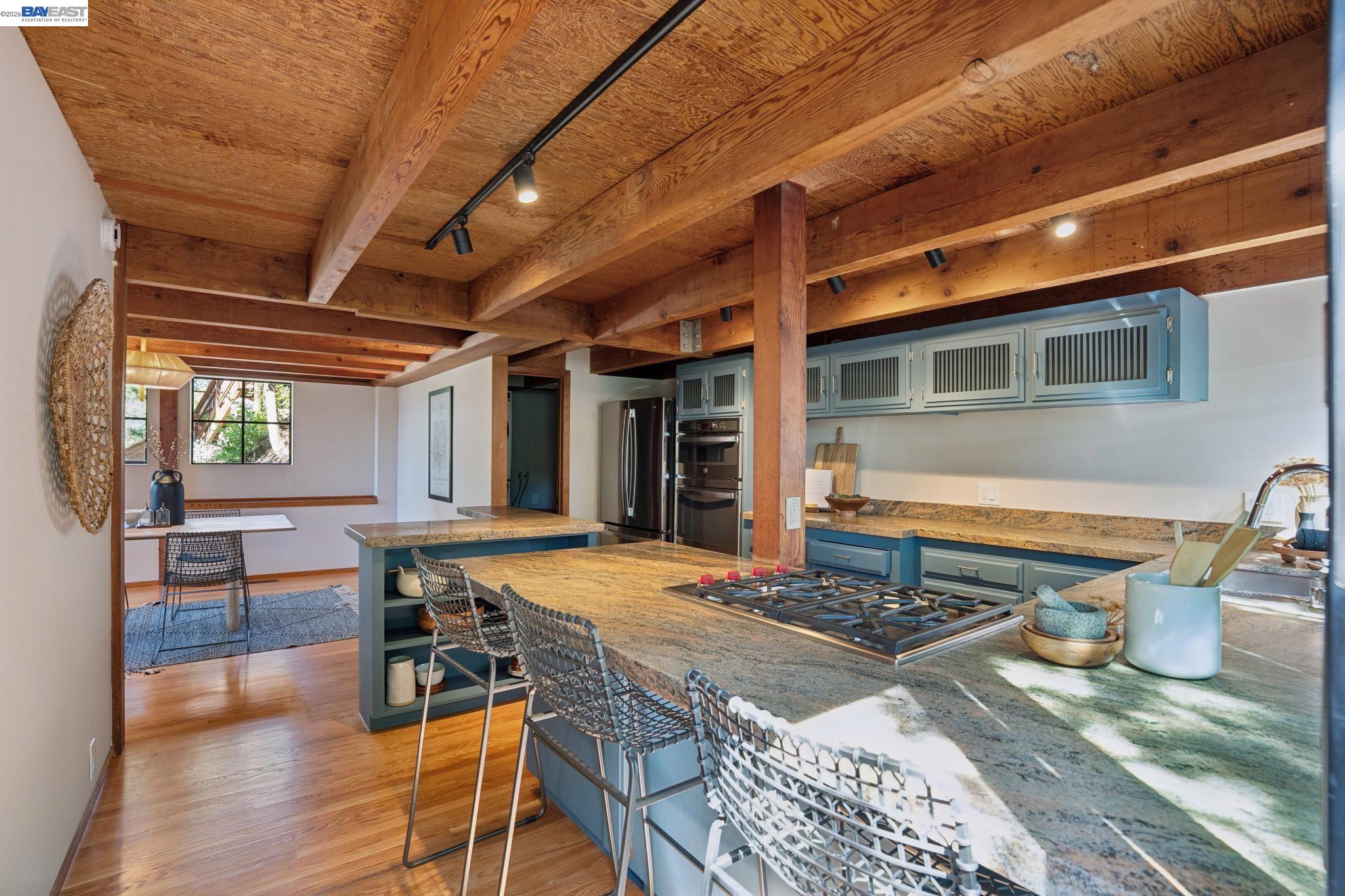 Detail Gallery Image 18 of 47 For 2686 Shasta Rd, Berkeley,  CA 94708 - 3 Beds | 2/1 Baths