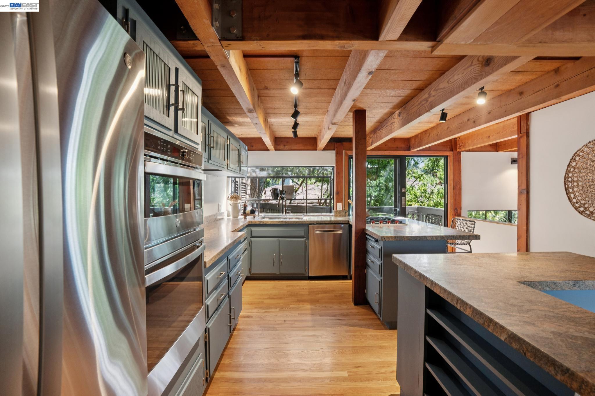 Detail Gallery Image 19 of 47 For 2686 Shasta Rd, Berkeley,  CA 94708 - 3 Beds | 2/1 Baths