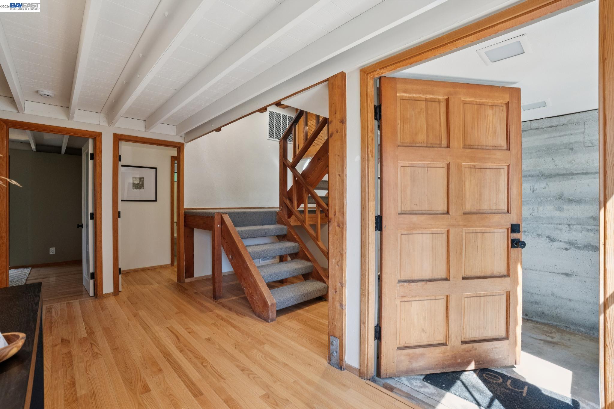 Detail Gallery Image 4 of 47 For 2686 Shasta Rd, Berkeley,  CA 94708 - 3 Beds | 2/1 Baths