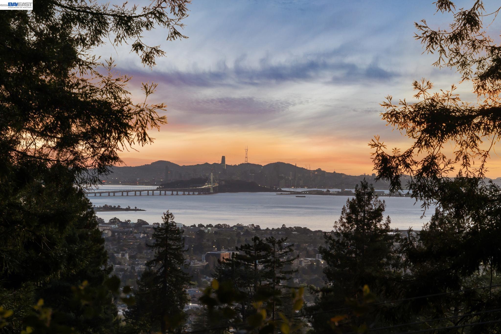 Detail Gallery Image 36 of 47 For 2686 Shasta Rd, Berkeley,  CA 94708 - 3 Beds | 2/1 Baths