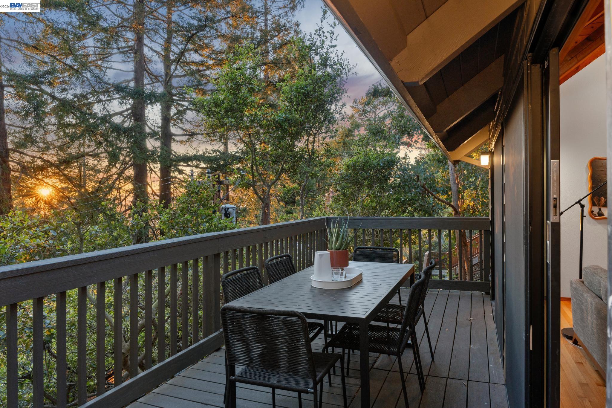 Detail Gallery Image 37 of 47 For 2686 Shasta Rd, Berkeley,  CA 94708 - 3 Beds | 2/1 Baths