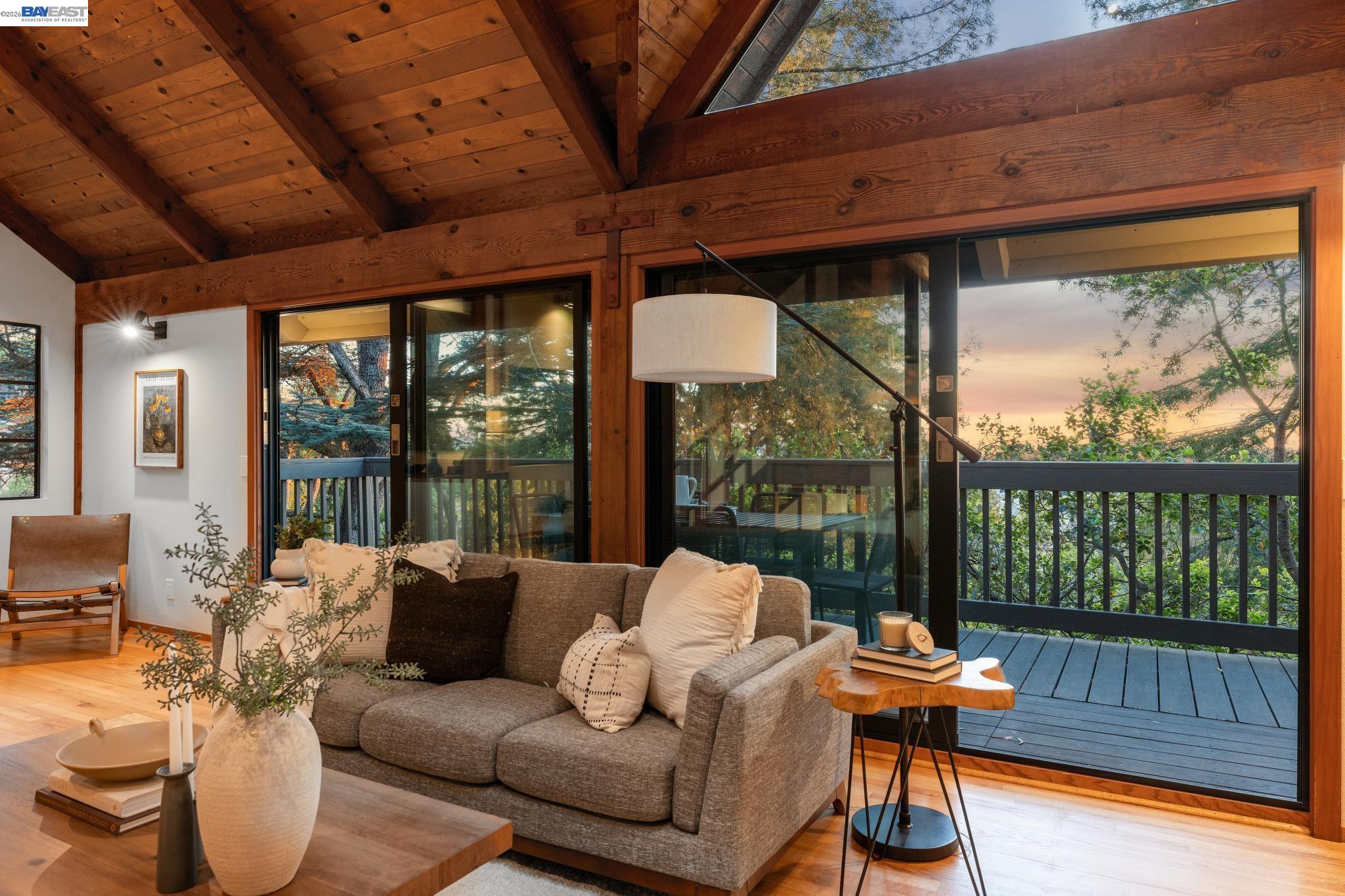 Detail Gallery Image 38 of 47 For 2686 Shasta Rd, Berkeley,  CA 94708 - 3 Beds | 2/1 Baths