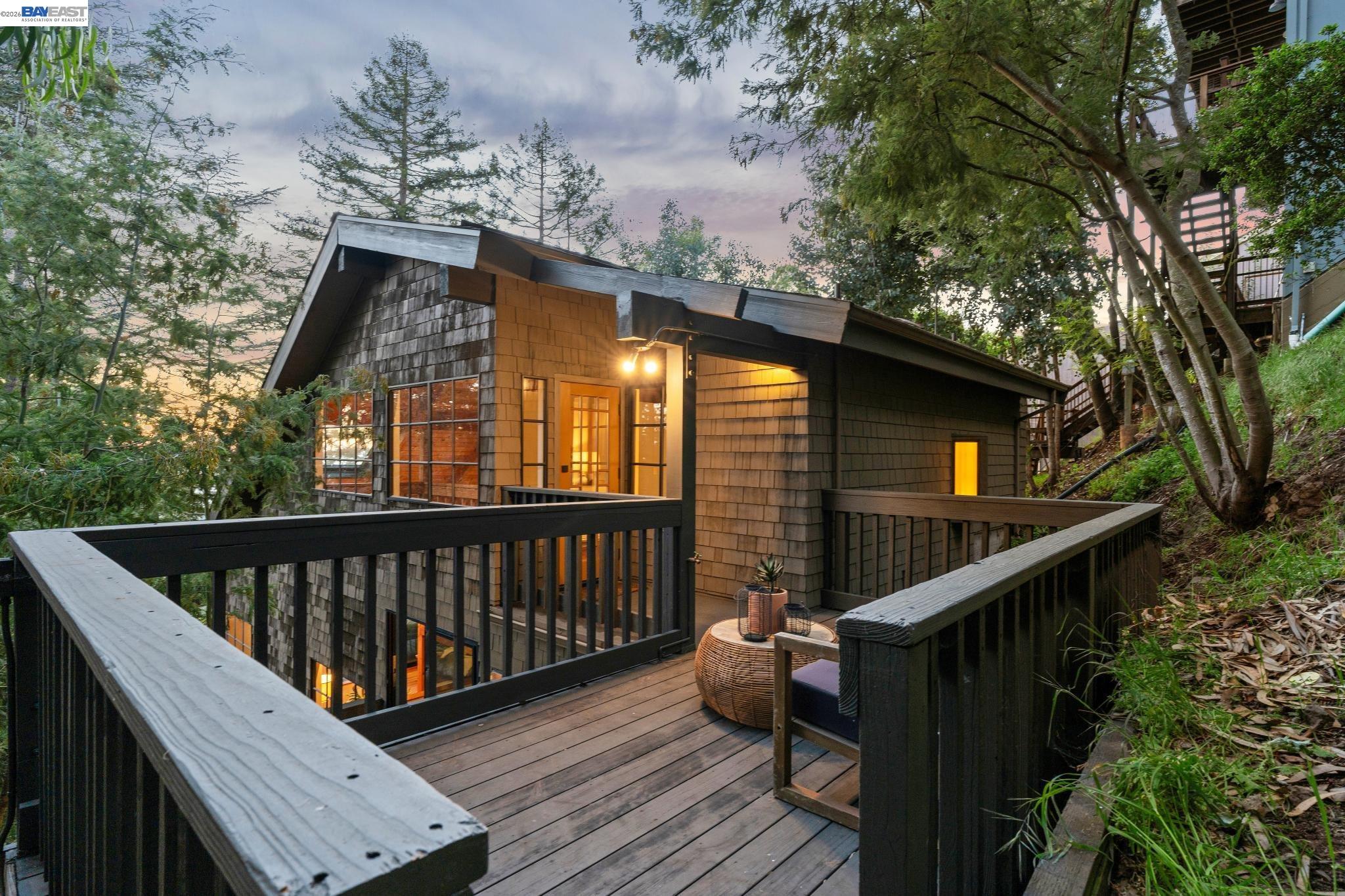 Detail Gallery Image 41 of 47 For 2686 Shasta Rd, Berkeley,  CA 94708 - 3 Beds | 2/1 Baths