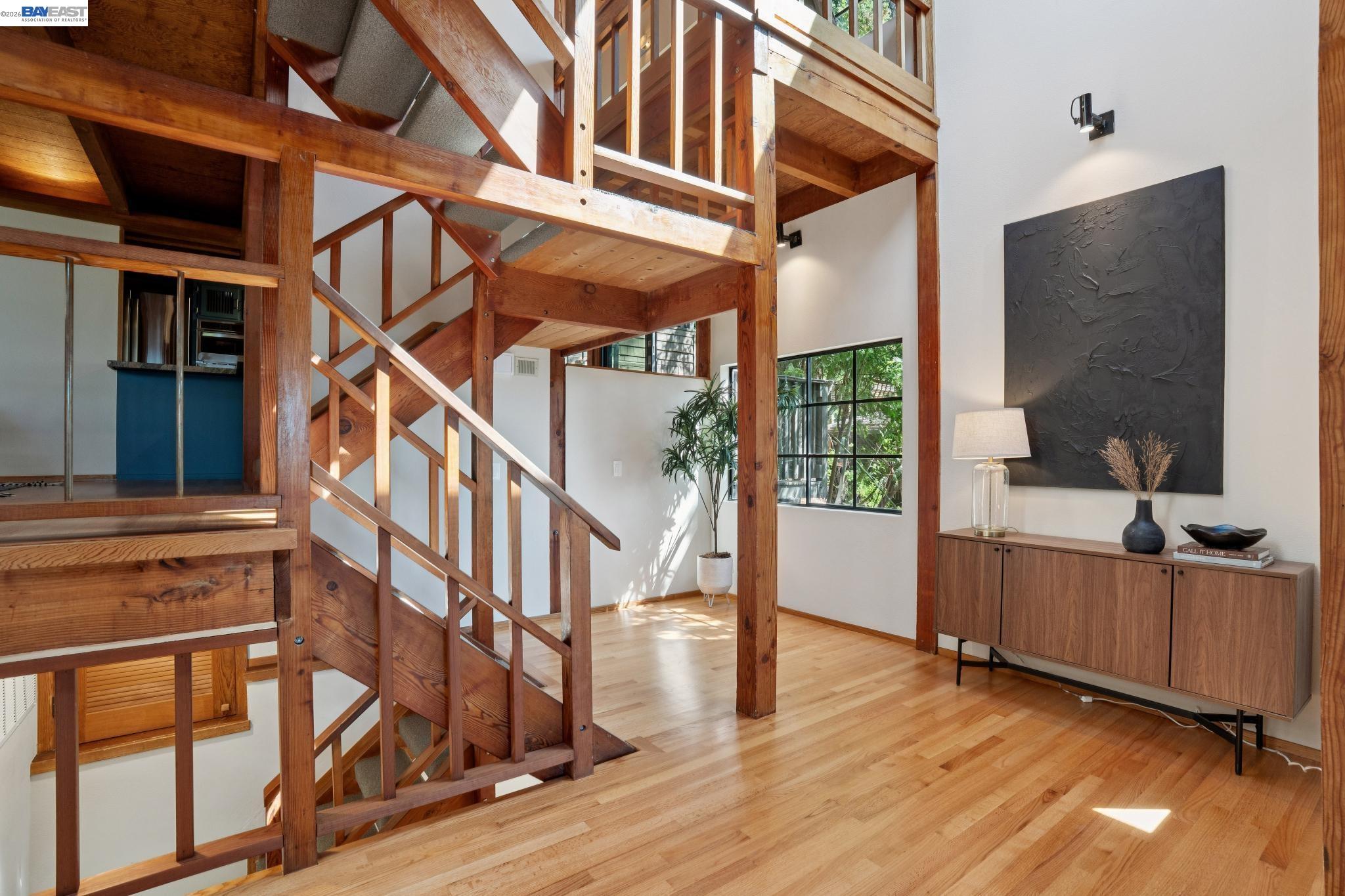 Detail Gallery Image 7 of 47 For 2686 Shasta Rd, Berkeley,  CA 94708 - 3 Beds | 2/1 Baths