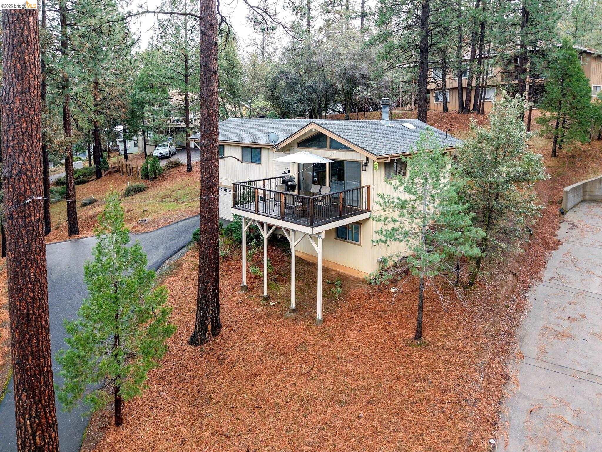 Detail Gallery Image 2 of 60 For 19650 Butler Way, Groveland,  CA 95321 - 4 Beds | 2 Baths