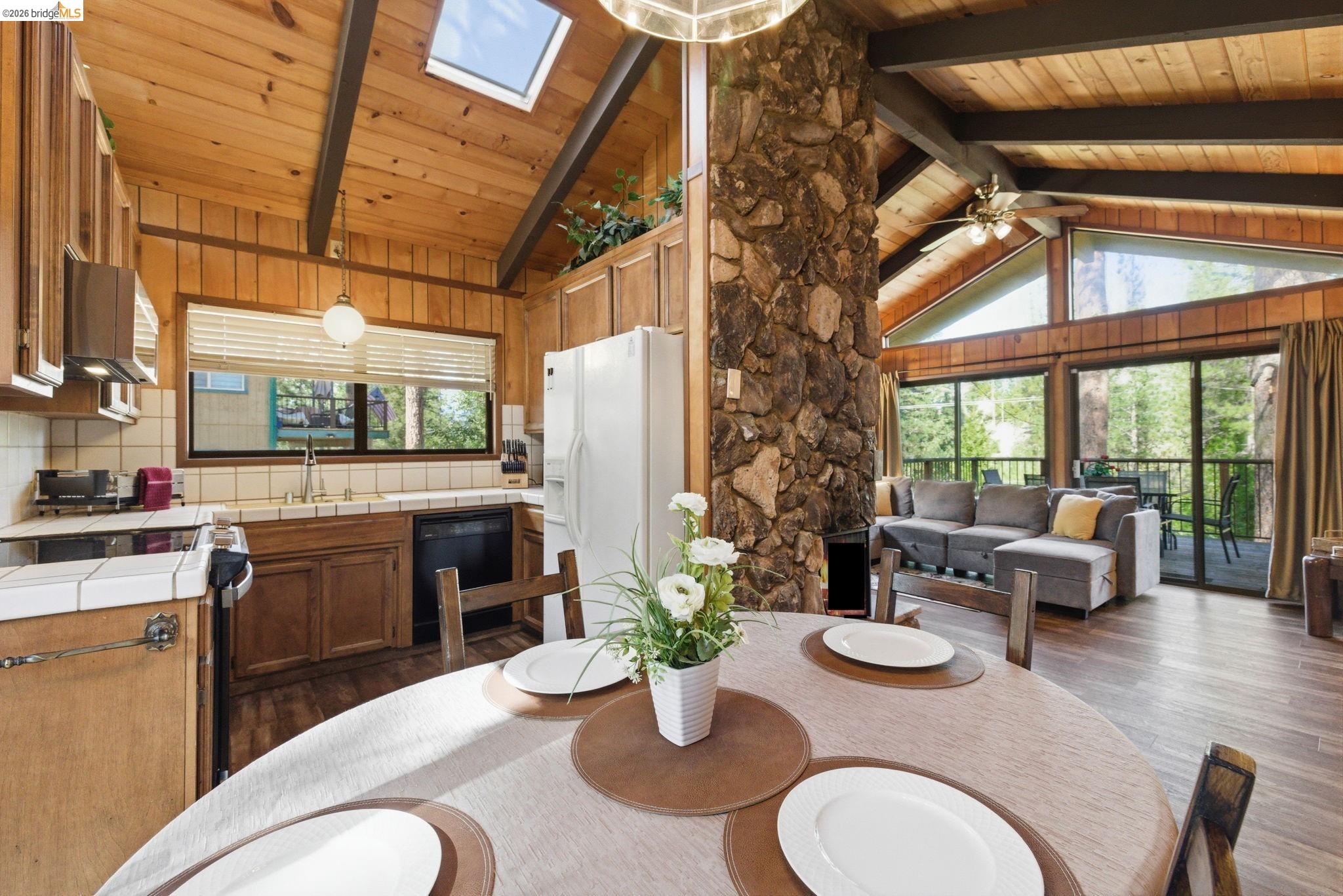 Detail Gallery Image 22 of 60 For 19650 Butler Way, Groveland,  CA 95321 - 4 Beds | 2 Baths