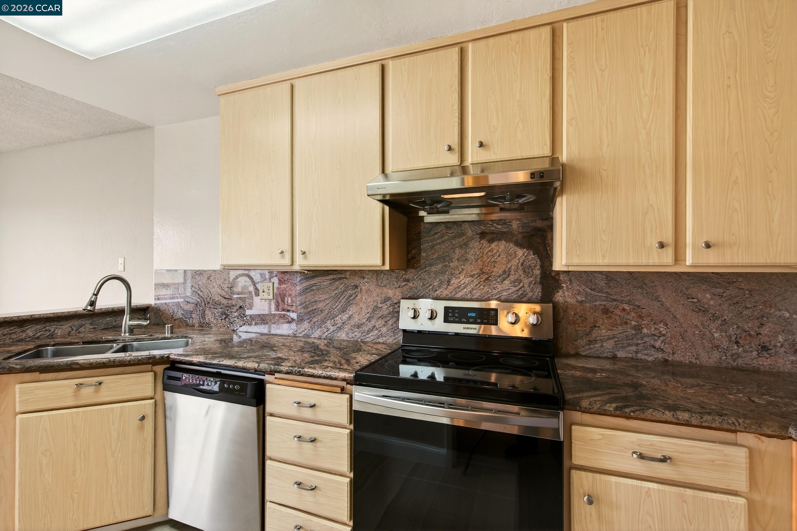 Detail Gallery Image 14 of 60 For 108 Saint Michaels Ct, Daly City,  CA 94015 - 3 Beds | 2/1 Baths