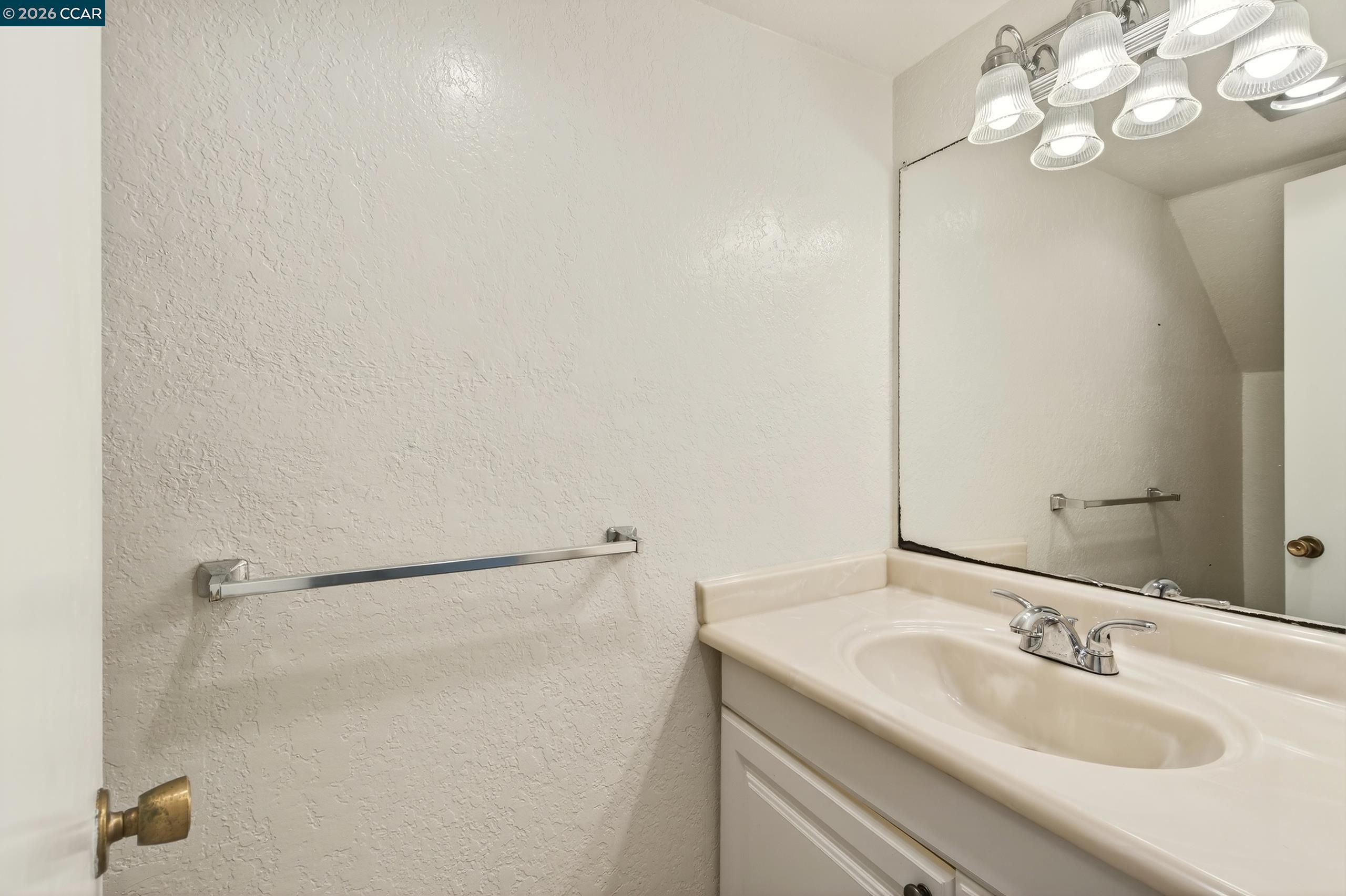 Detail Gallery Image 18 of 60 For 108 Saint Michaels Ct, Daly City,  CA 94015 - 3 Beds | 2/1 Baths