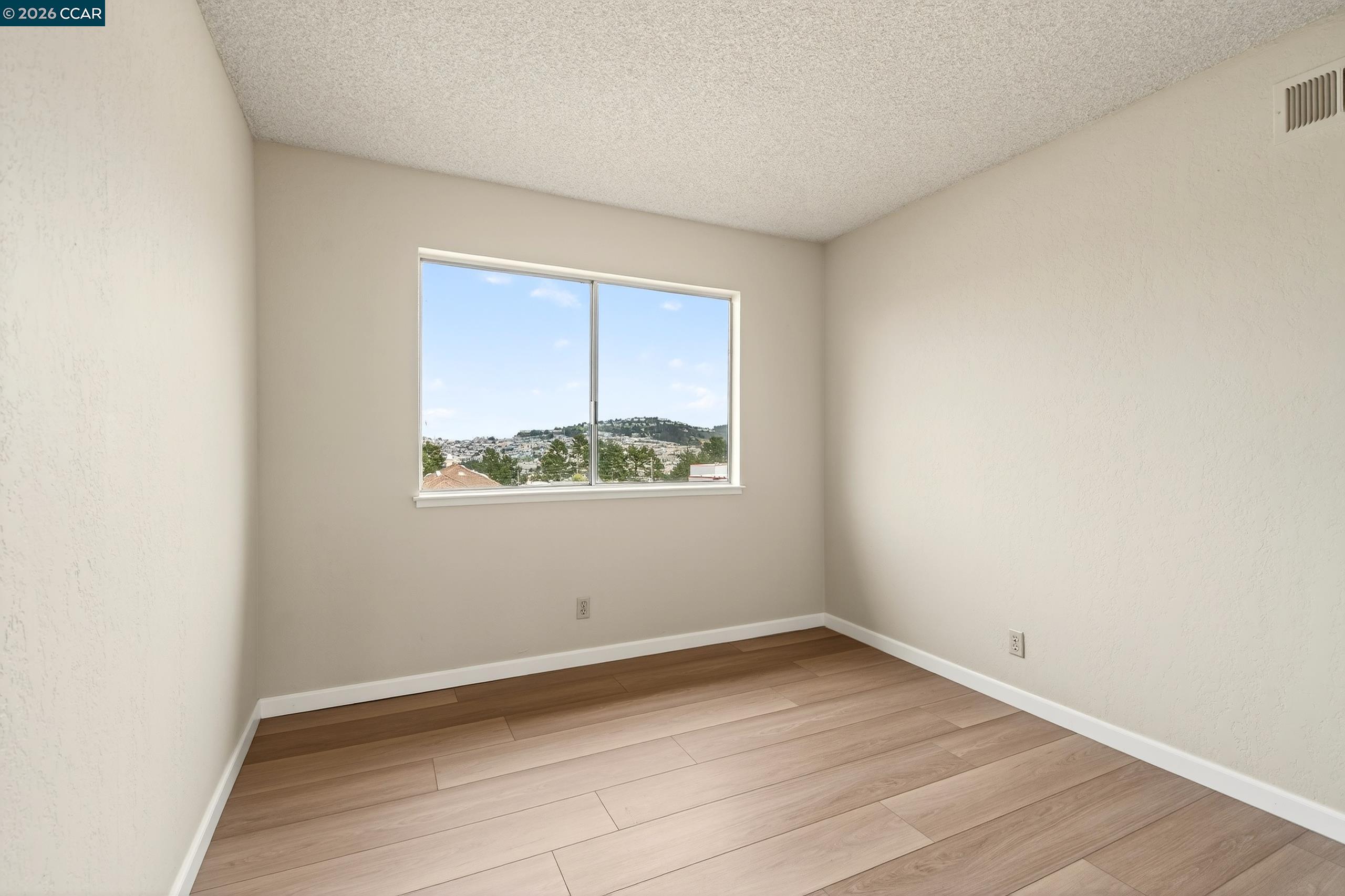 Detail Gallery Image 39 of 60 For 108 Saint Michaels Ct, Daly City,  CA 94015 - 3 Beds | 2/1 Baths