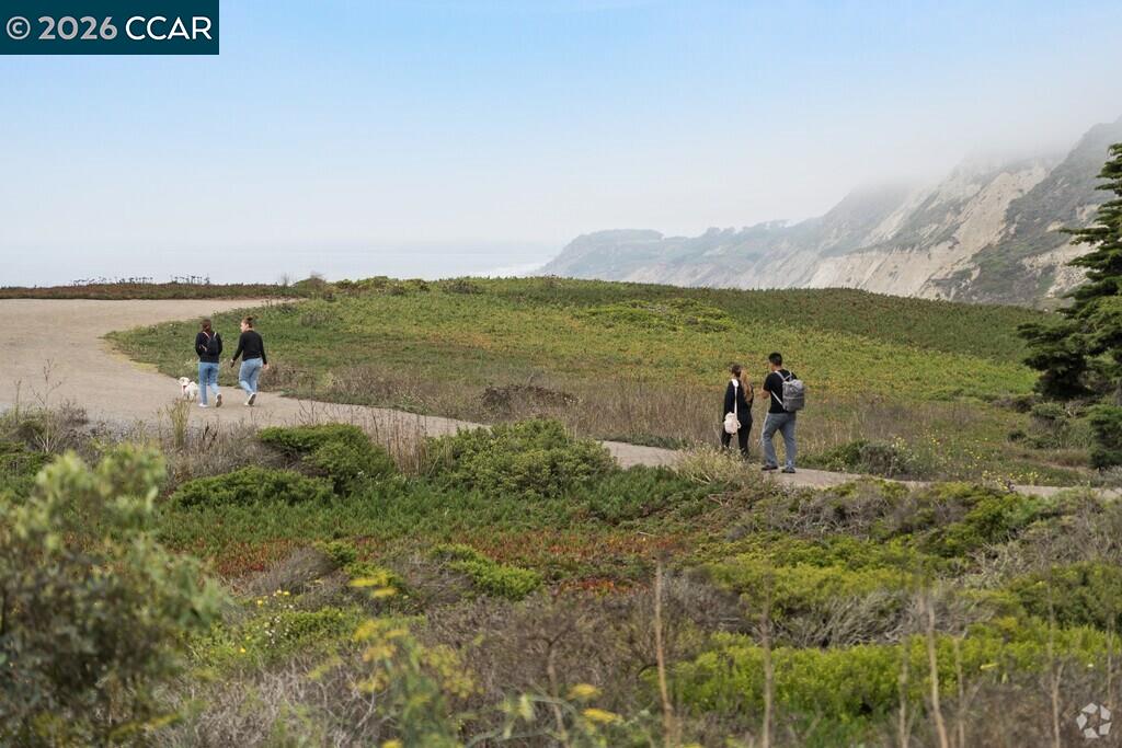 Detail Gallery Image 59 of 60 For 108 Saint Michaels Ct, Daly City,  CA 94015 - 3 Beds | 2/1 Baths