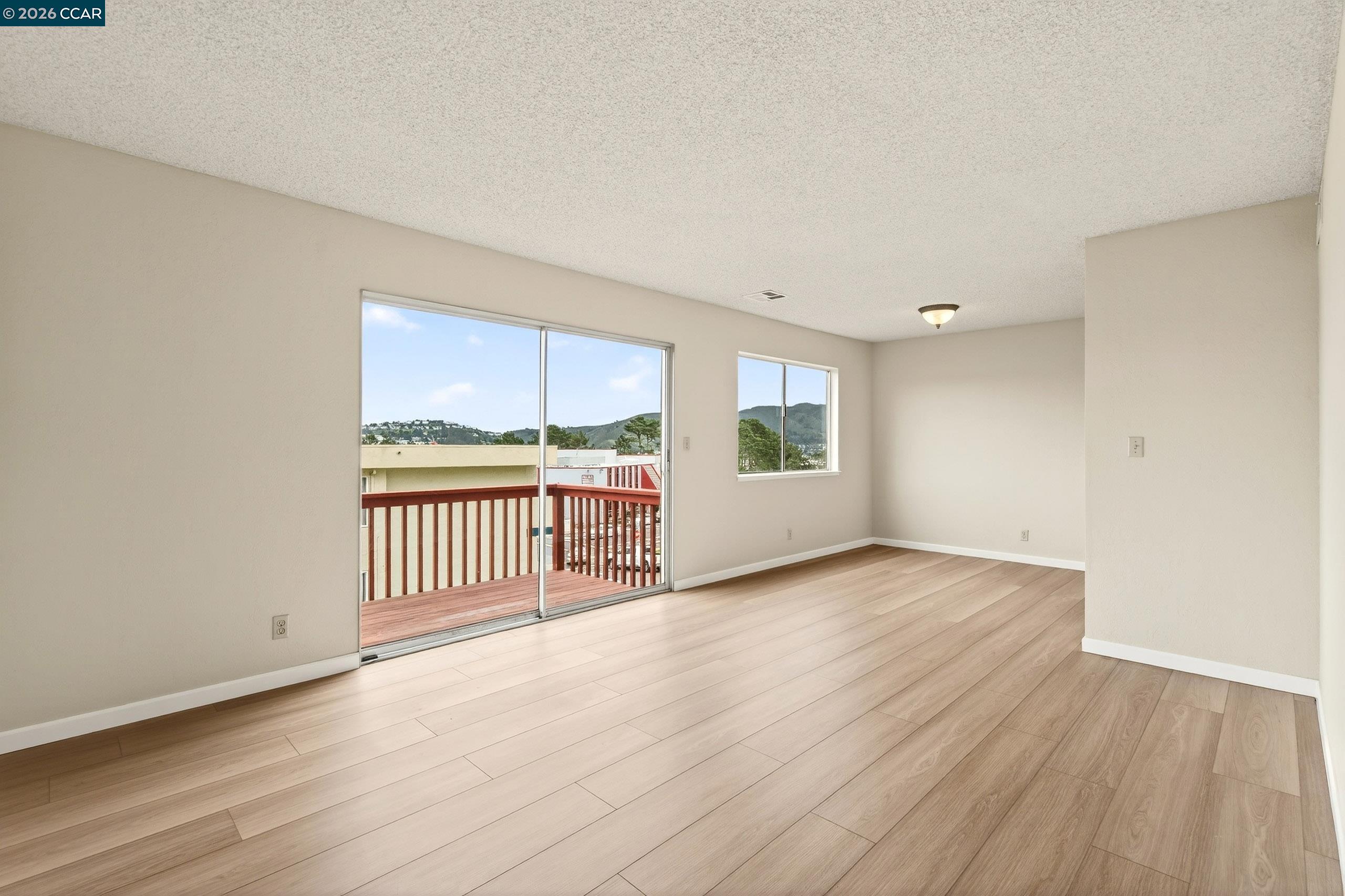 Detail Gallery Image 8 of 60 For 108 Saint Michaels Ct, Daly City,  CA 94015 - 3 Beds | 2/1 Baths