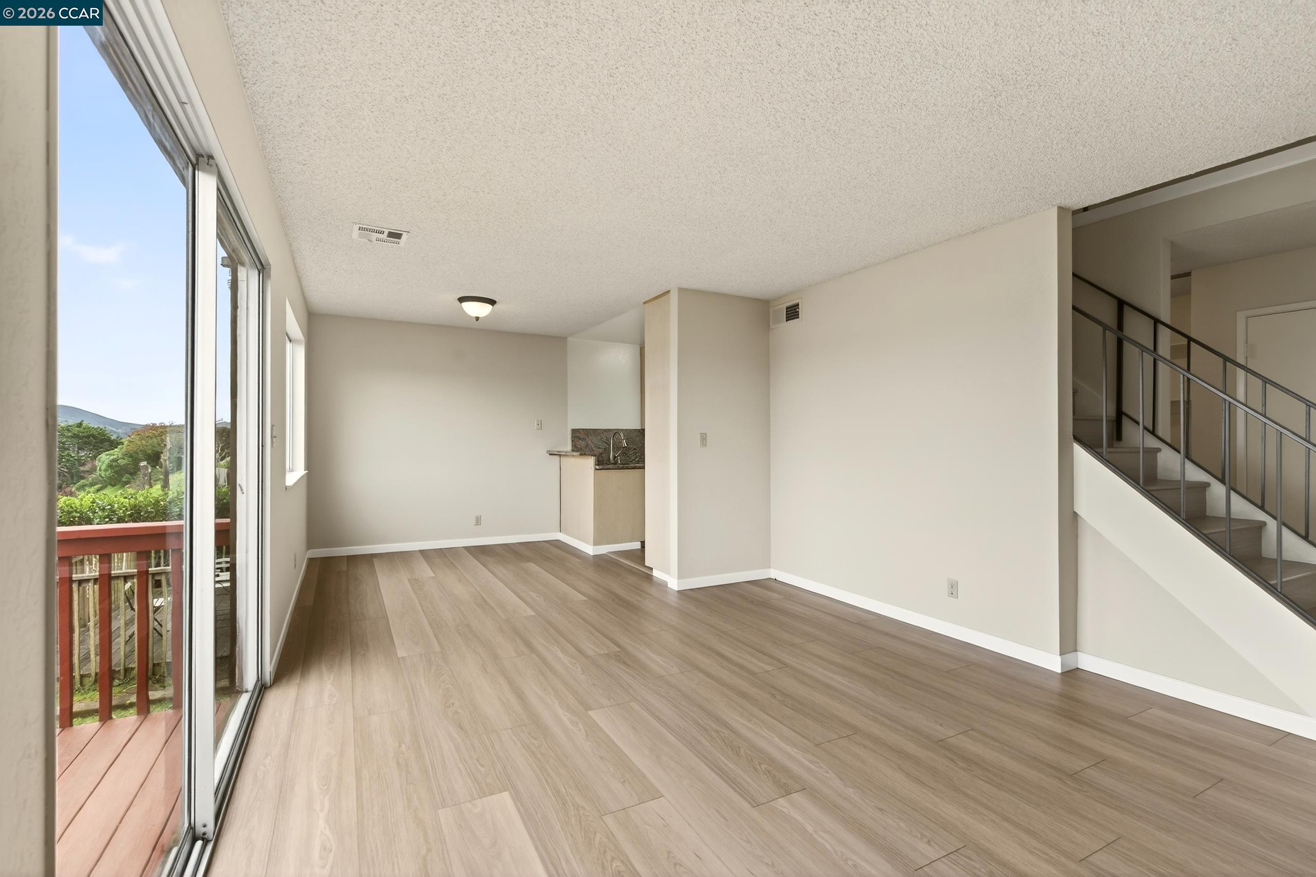 Detail Gallery Image 10 of 60 For 108 Saint Michaels Ct, Daly City,  CA 94015 - 3 Beds | 2/1 Baths