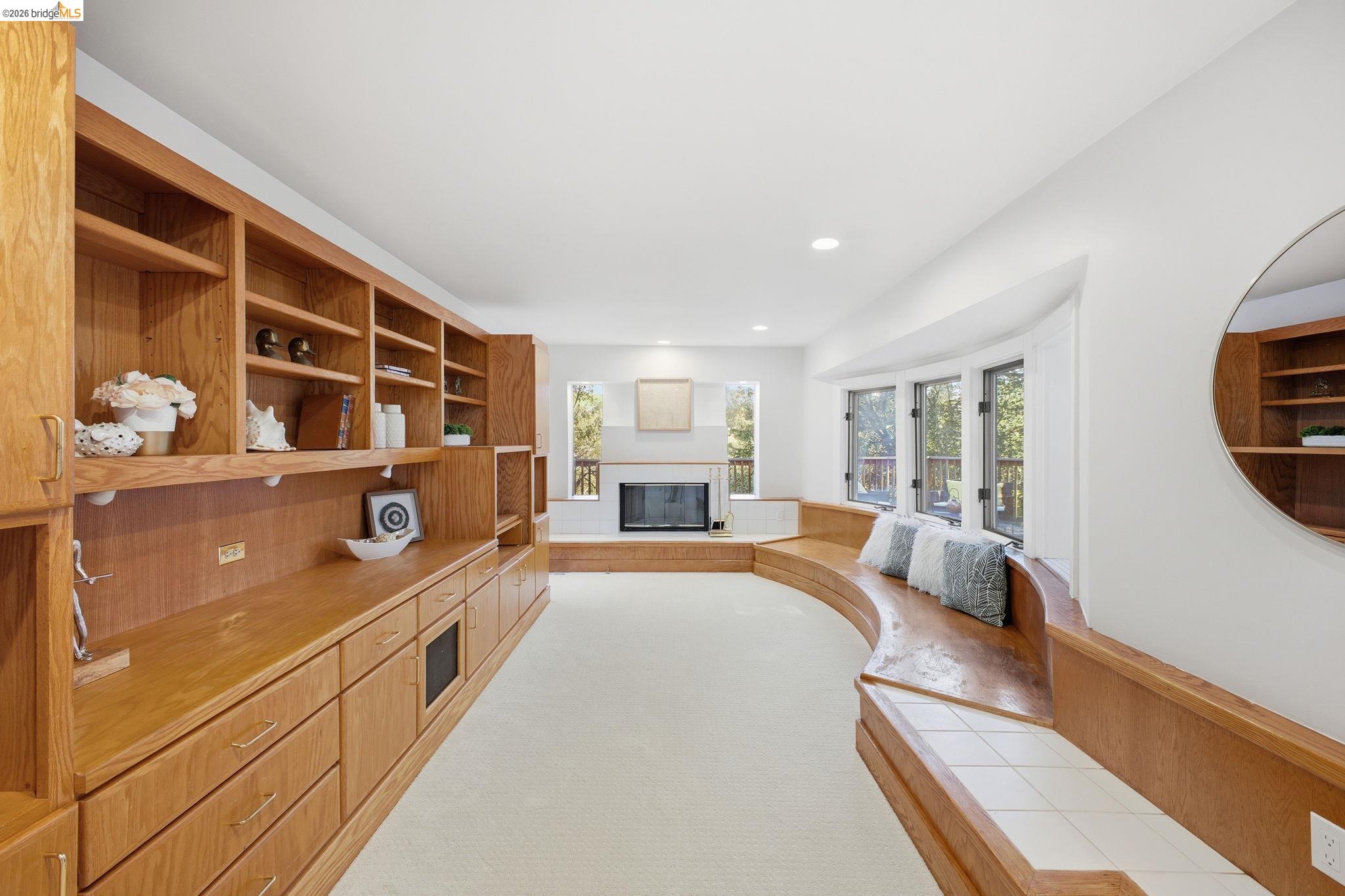 Detail Gallery Image 12 of 30 For 64 Valencia Rd, Orinda,  CA 94563 - 3 Beds | 2/1 Baths