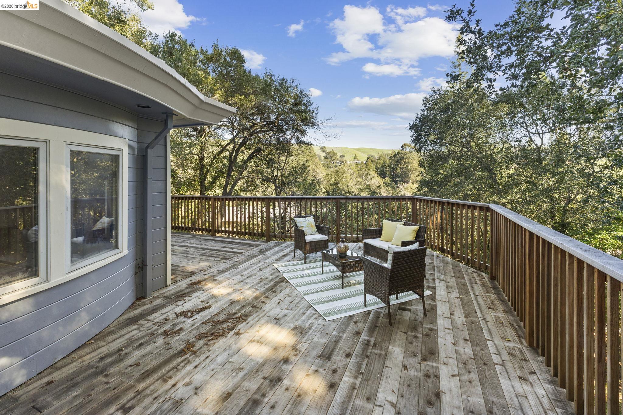 Detail Gallery Image 25 of 30 For 64 Valencia Rd, Orinda,  CA 94563 - 3 Beds | 2/1 Baths