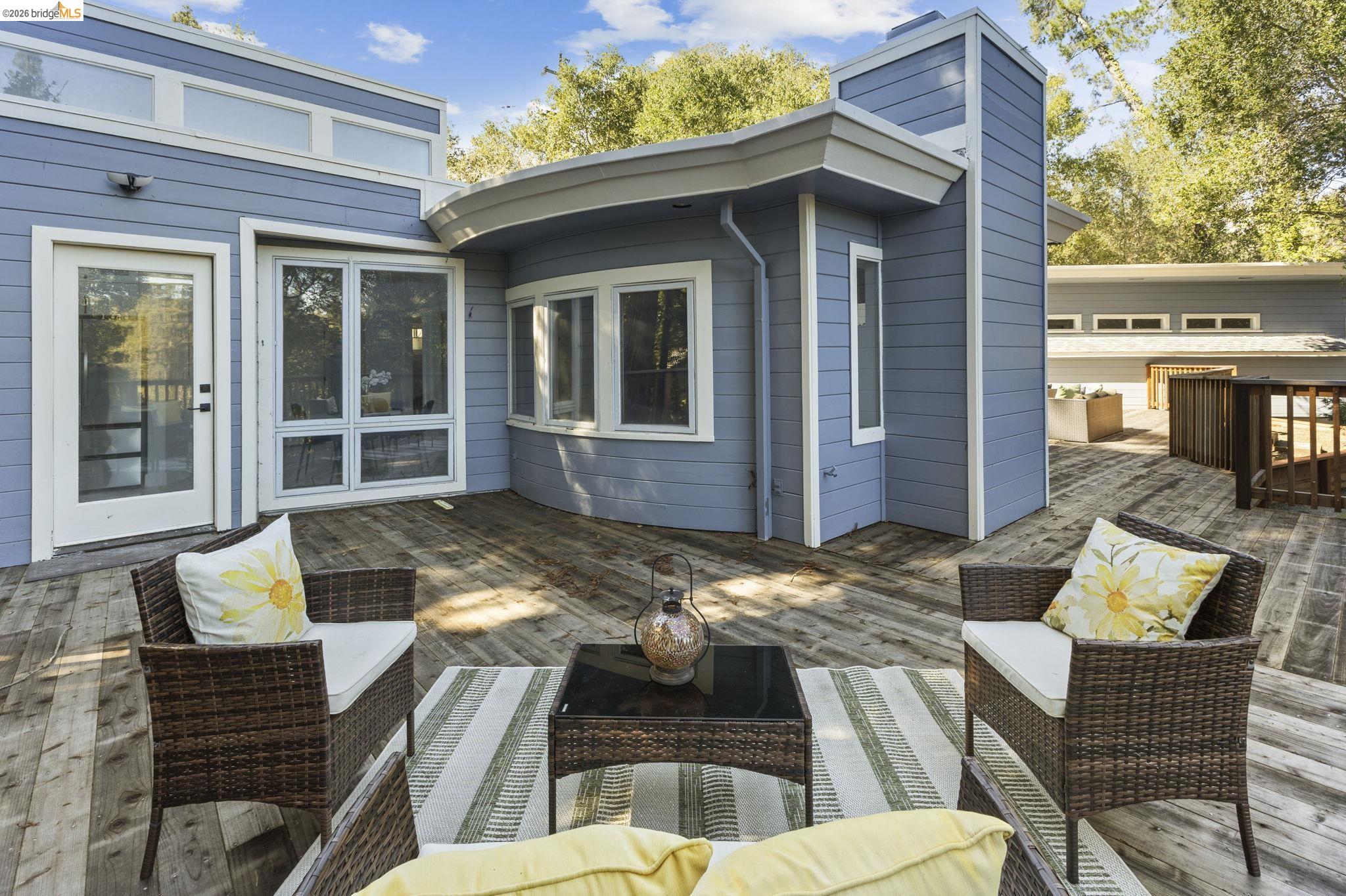 Detail Gallery Image 26 of 30 For 64 Valencia Rd, Orinda,  CA 94563 - 3 Beds | 2/1 Baths