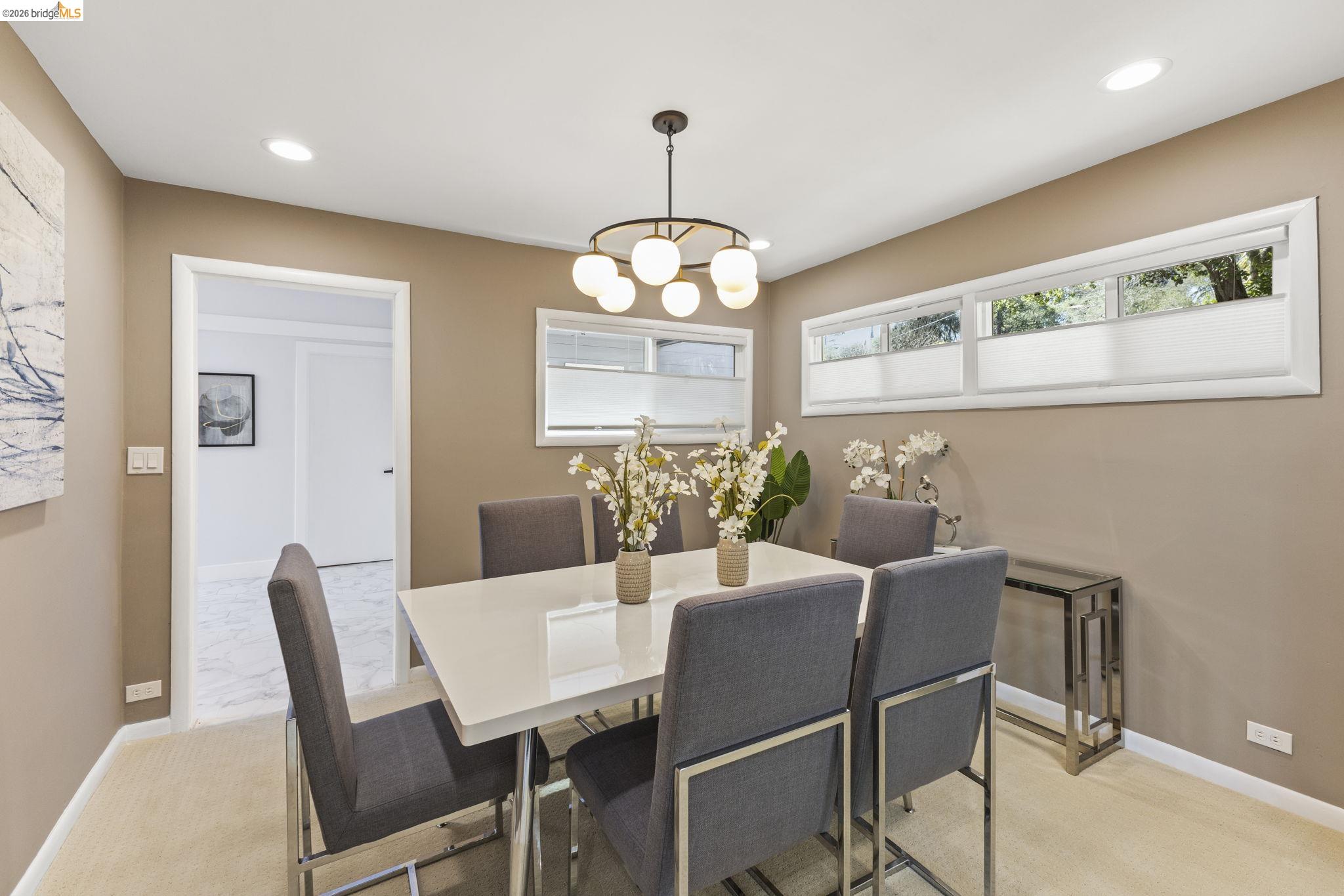 Detail Gallery Image 9 of 30 For 64 Valencia Rd, Orinda,  CA 94563 - 3 Beds | 2/1 Baths