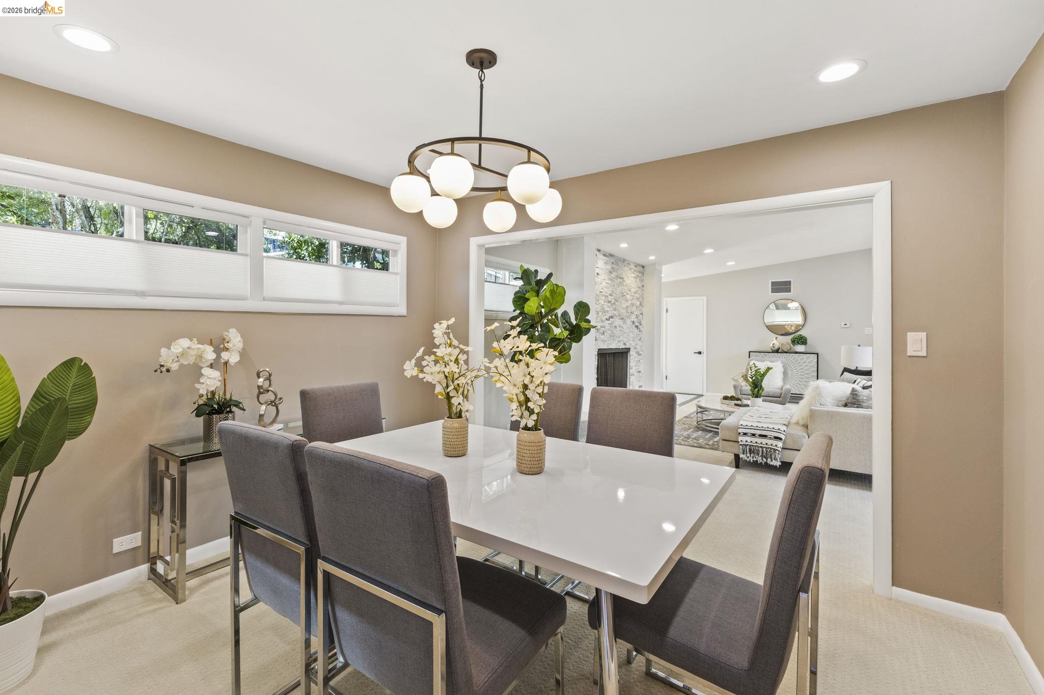 Detail Gallery Image 10 of 30 For 64 Valencia Rd, Orinda,  CA 94563 - 3 Beds | 2/1 Baths