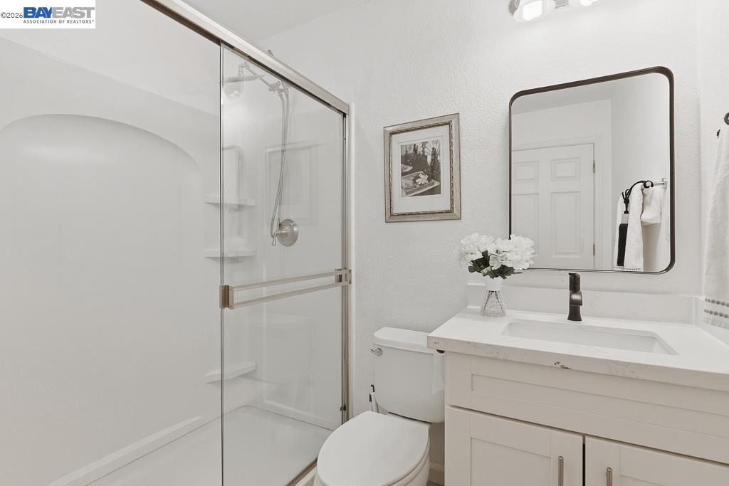 Detail Gallery Image 33 of 53 For 3937 Forest Cir, Castro Valley,  CA 94546 - 3 Beds | 3/1 Baths