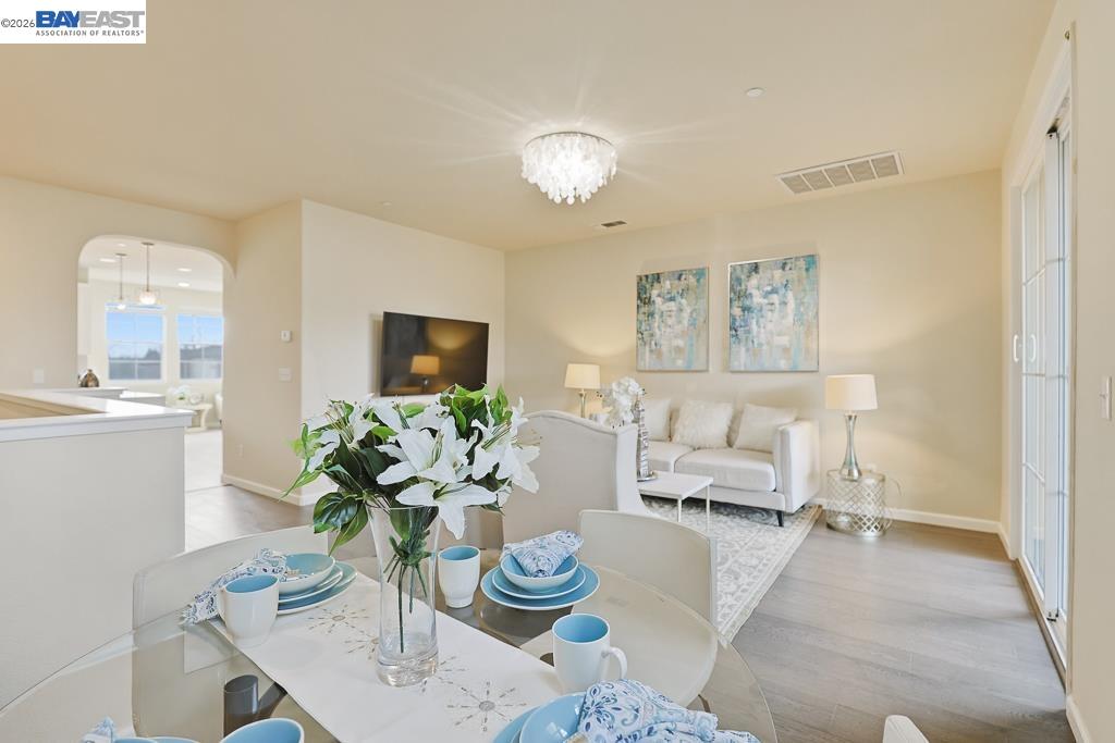 Photo #6: 41126216 Listing: Photo #6