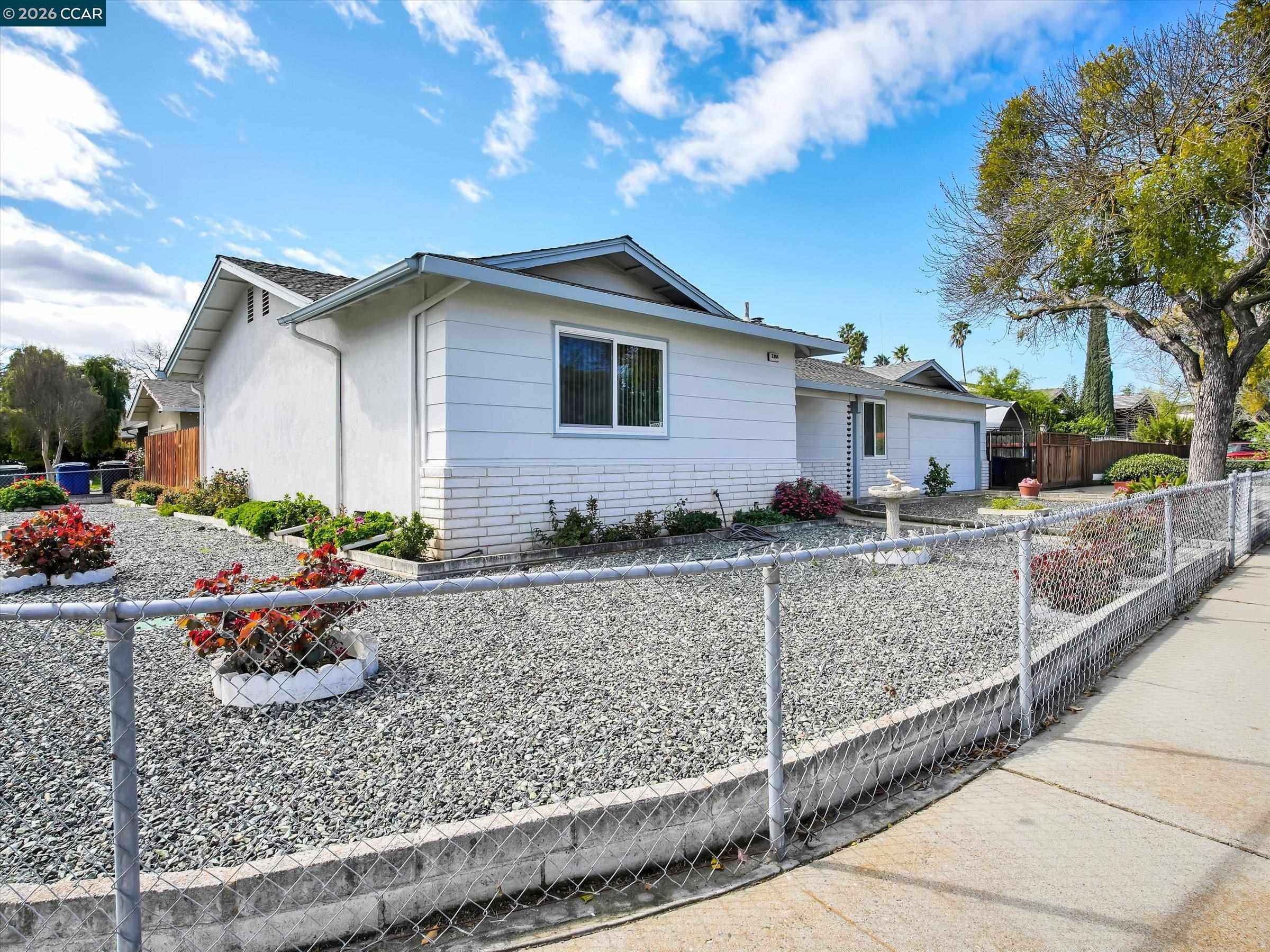 Detail Gallery Image 2 of 39 For 3304 Swallow Dr, Modesto,  CA 95356 - 3 Beds | 2 Baths